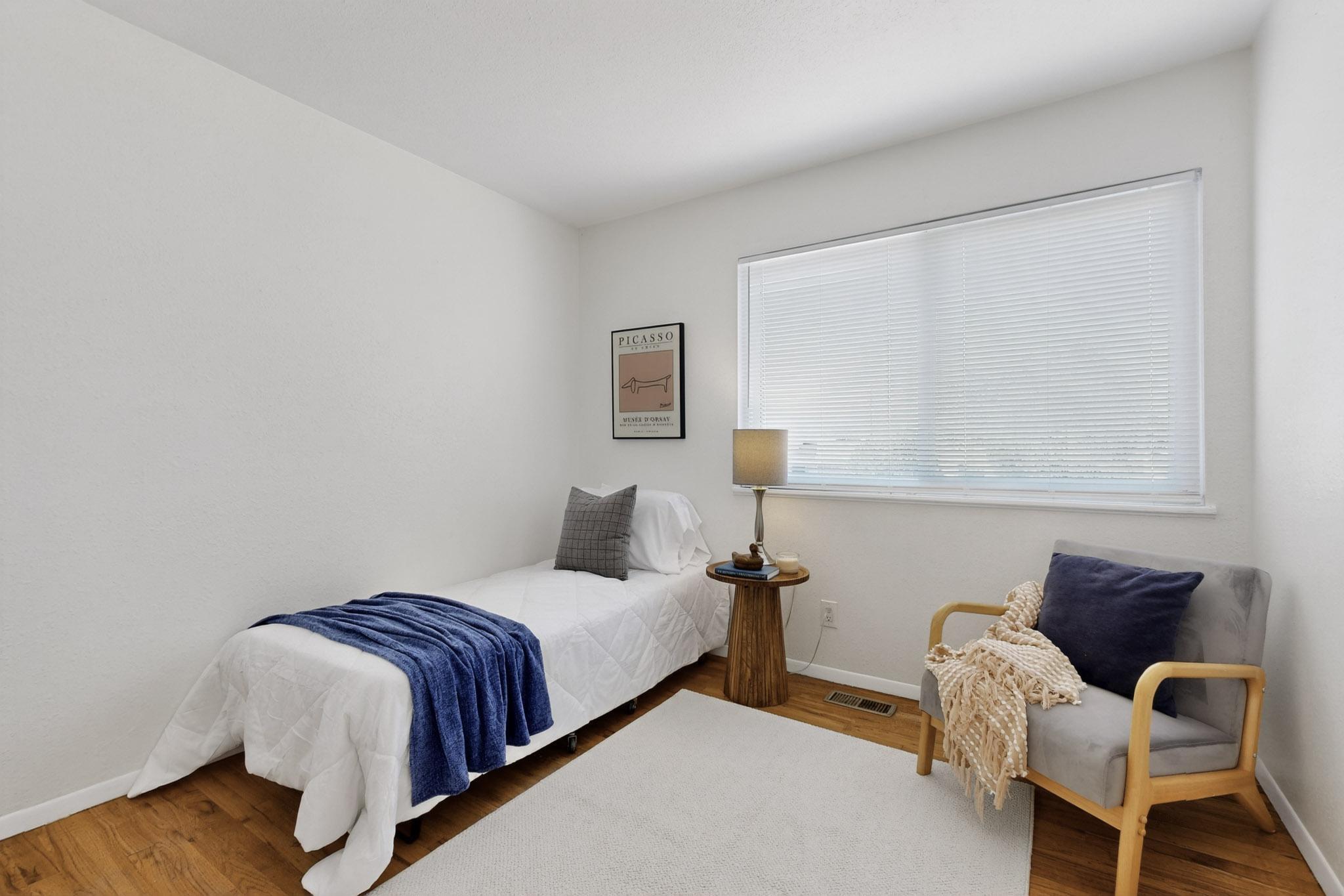 2904 June Street NE
