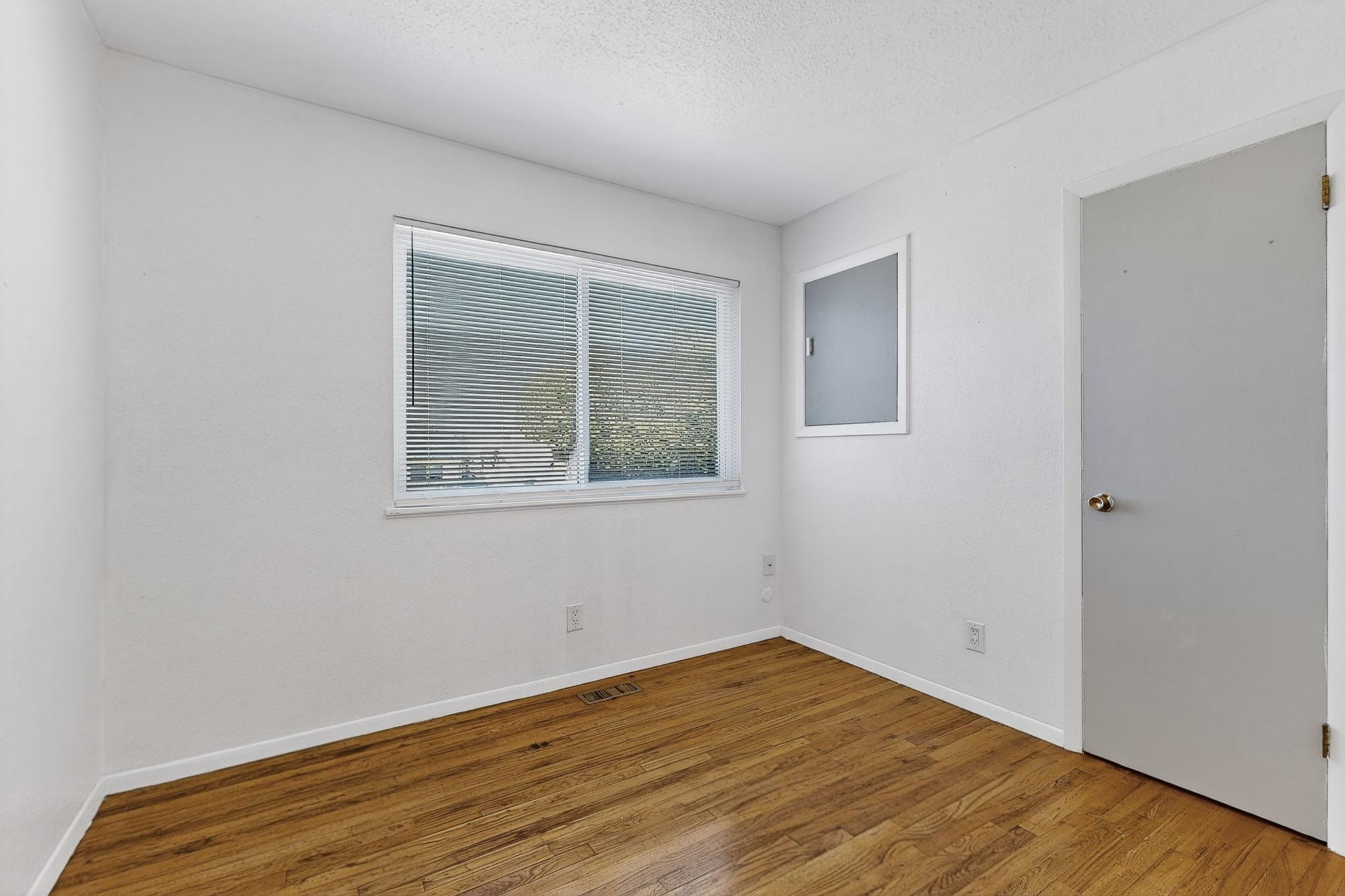 2904 June Street NE