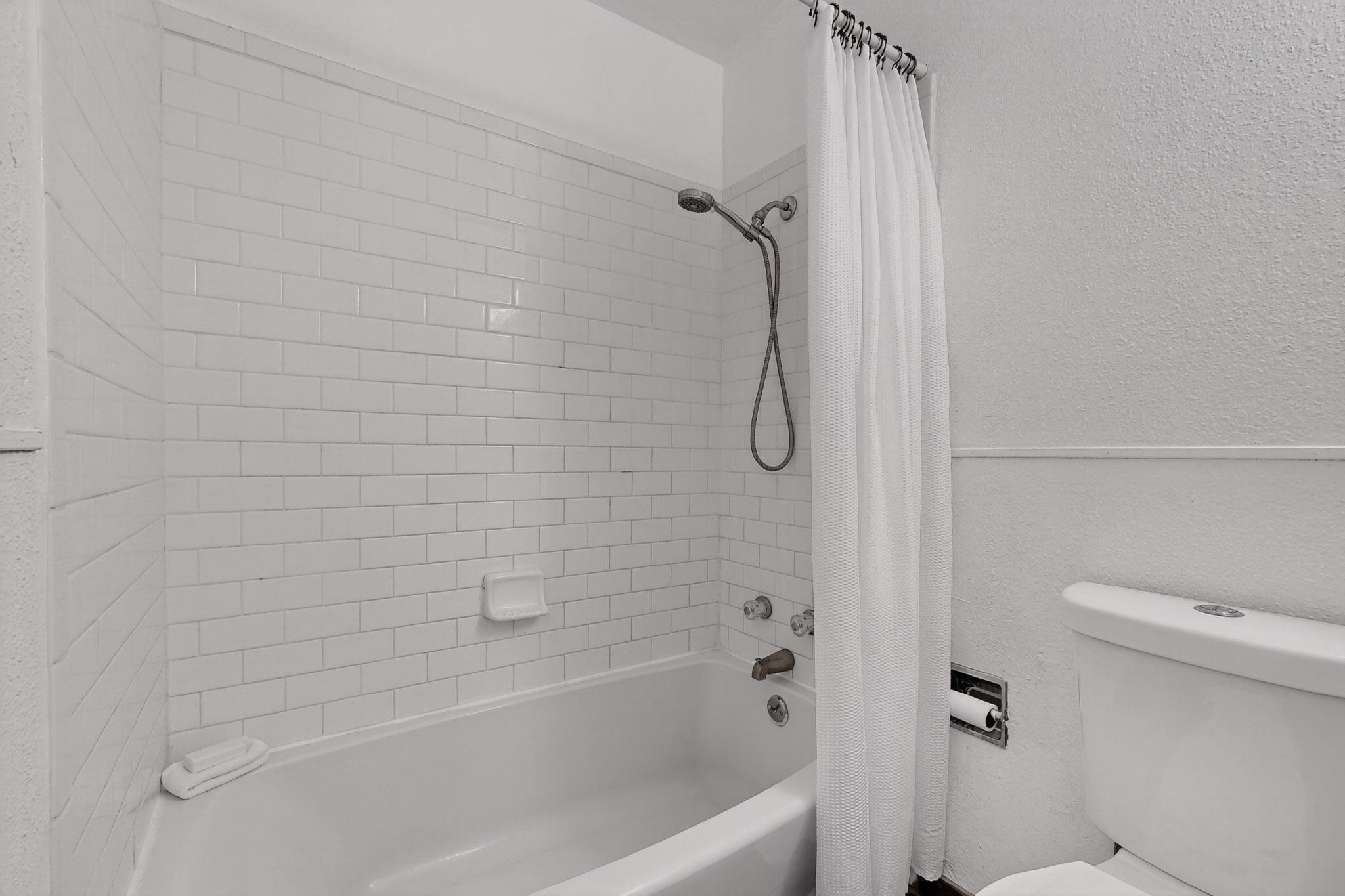 2904 June Street NE
