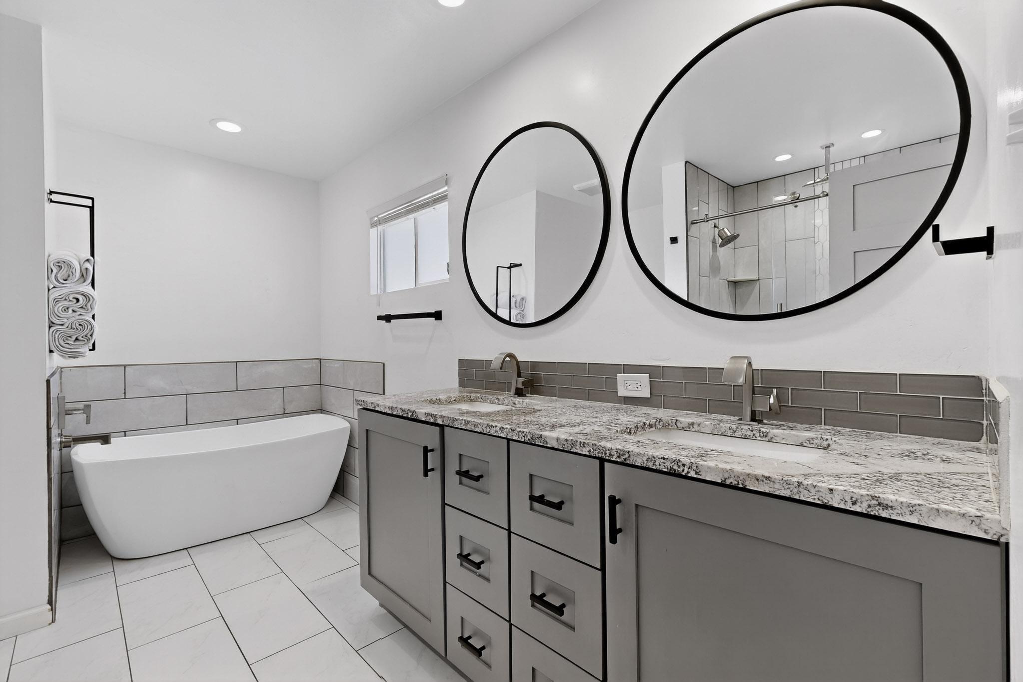 5109 ROYENE Avenue NE