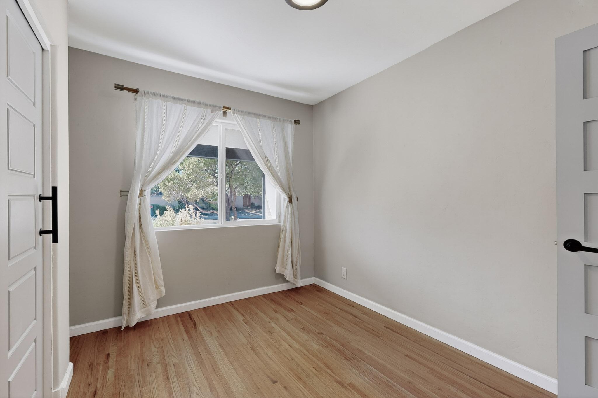 5109 ROYENE Avenue NE