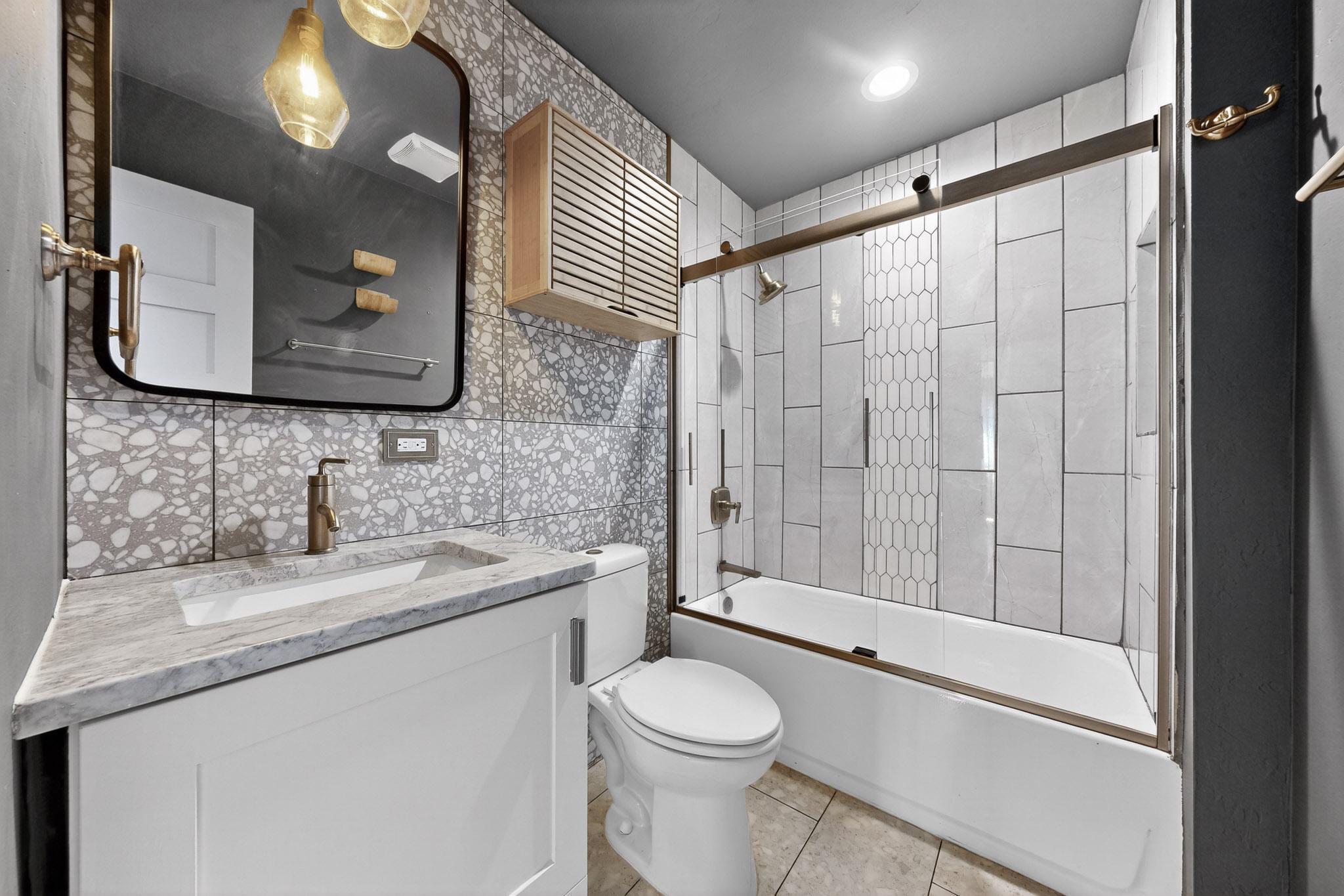 5109 ROYENE Avenue NE