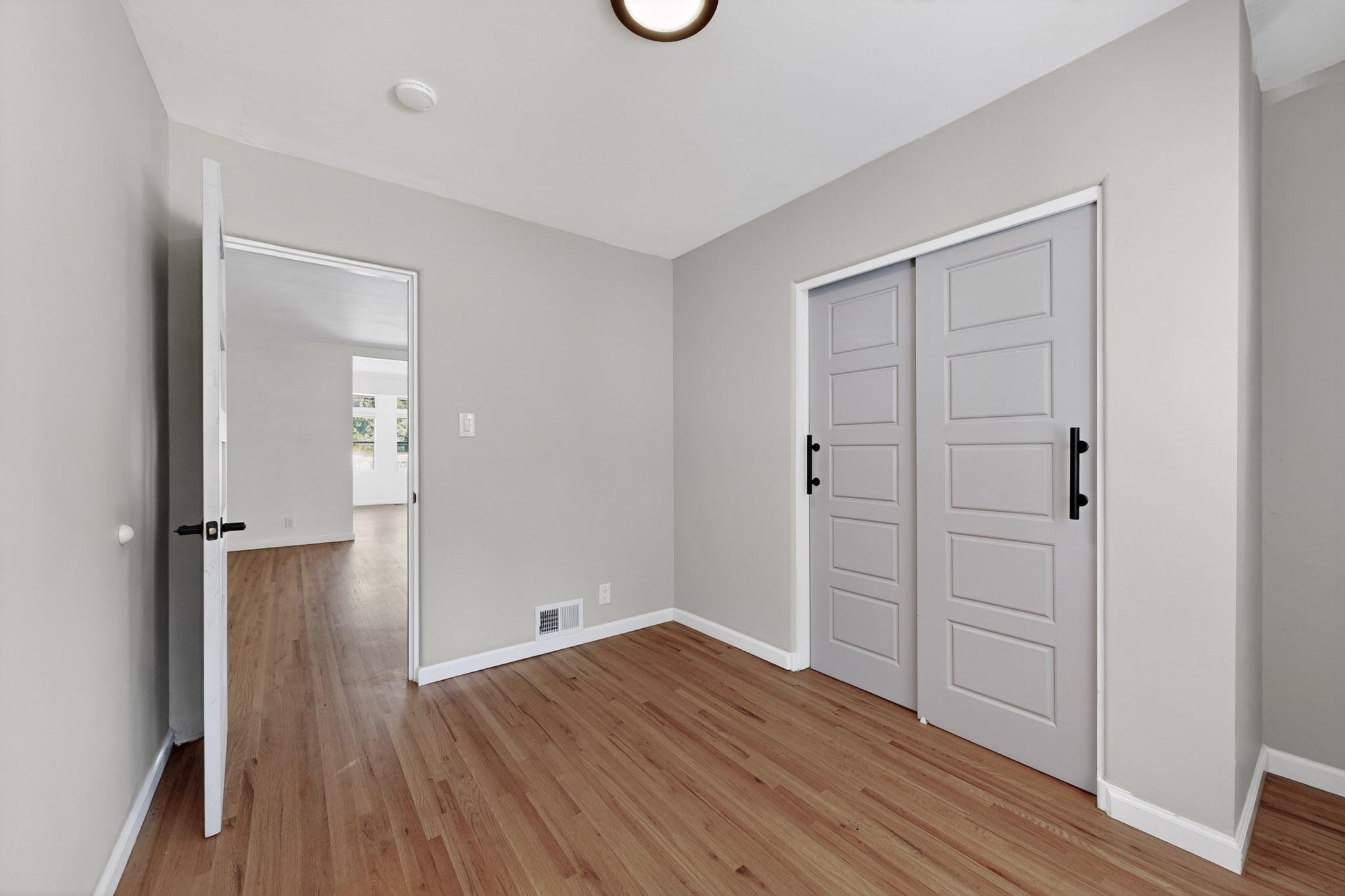 5109 ROYENE Avenue NE