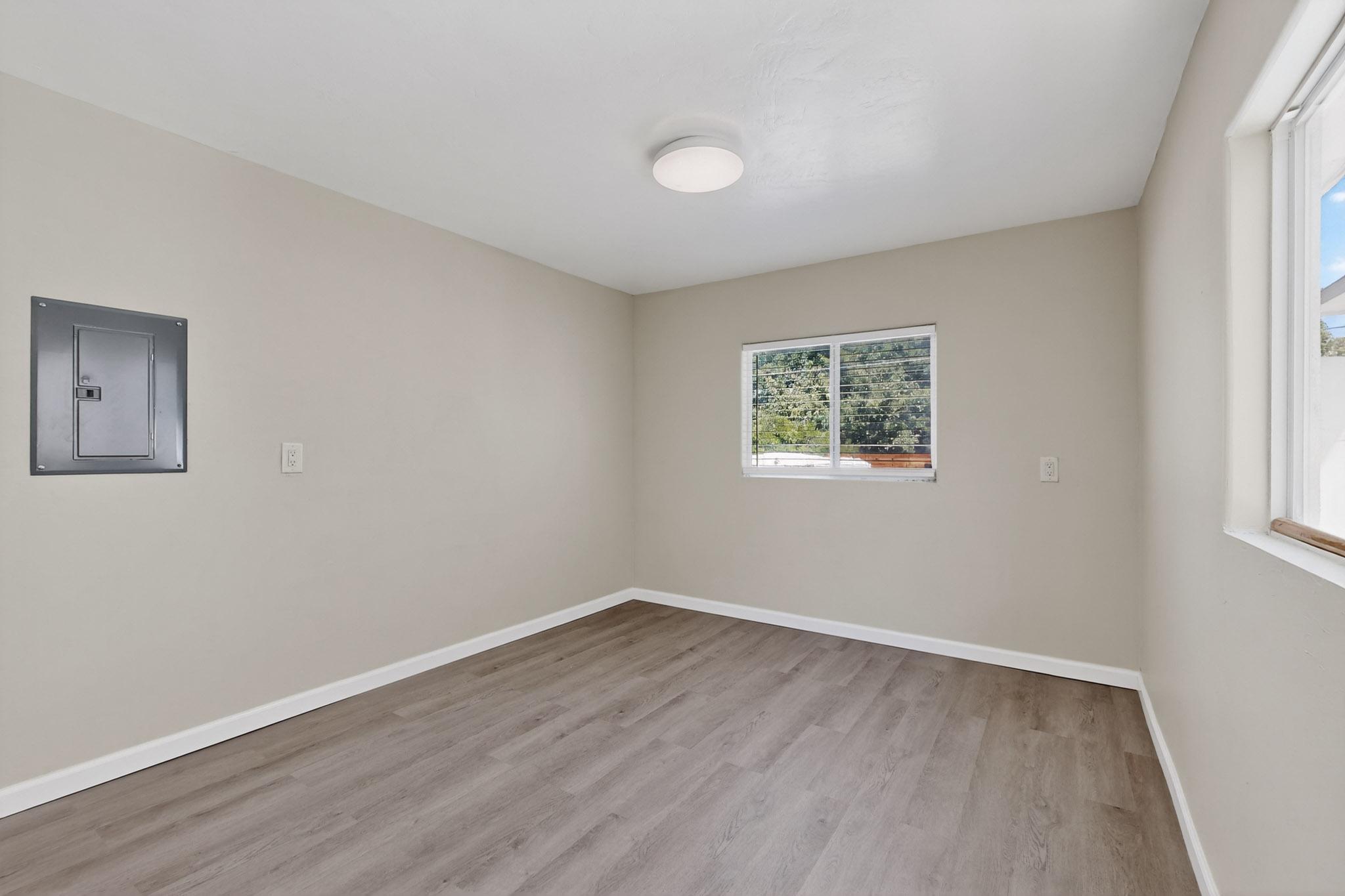 5109 ROYENE Avenue NE