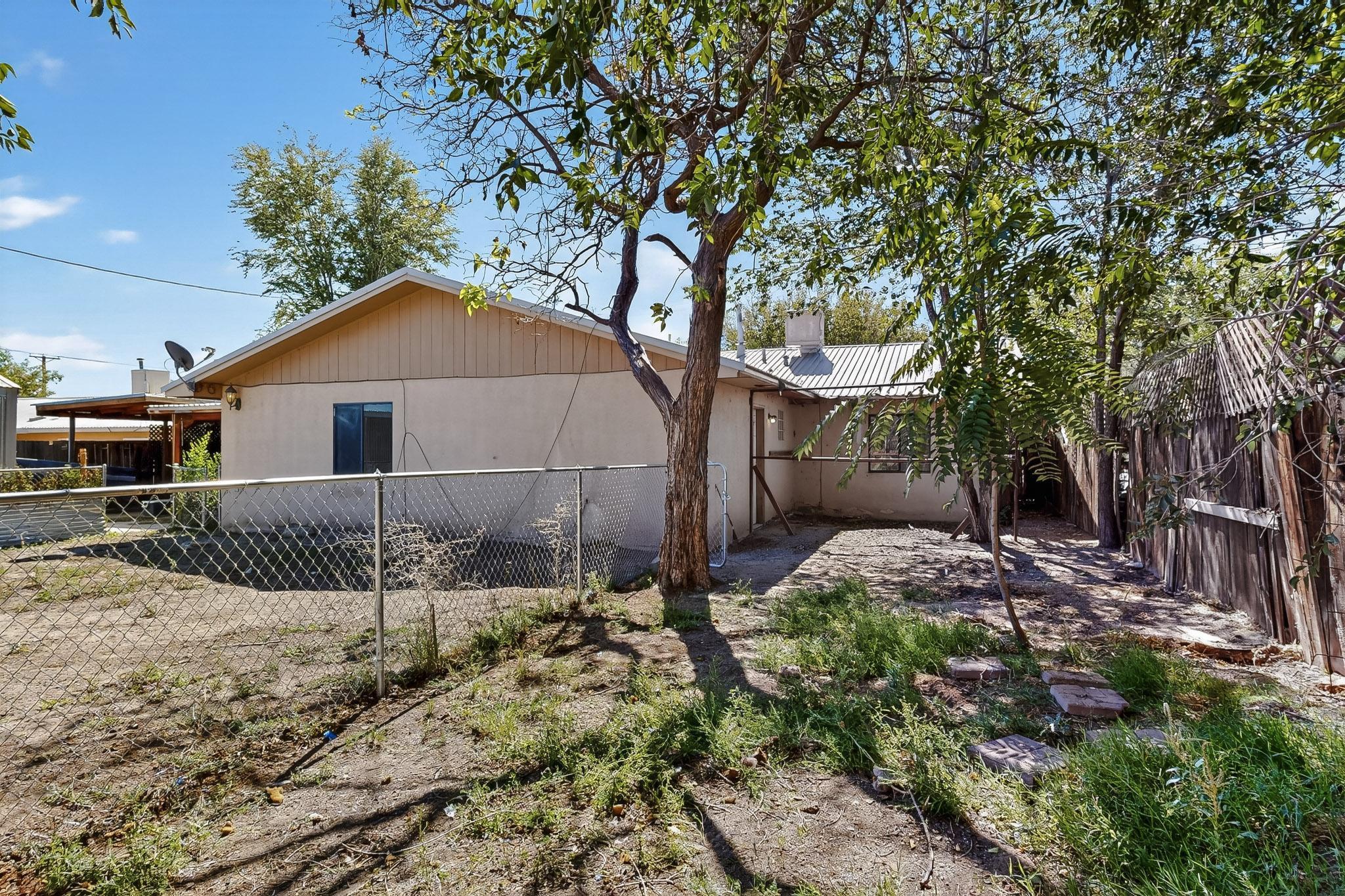 1212 DIDIER Avenue