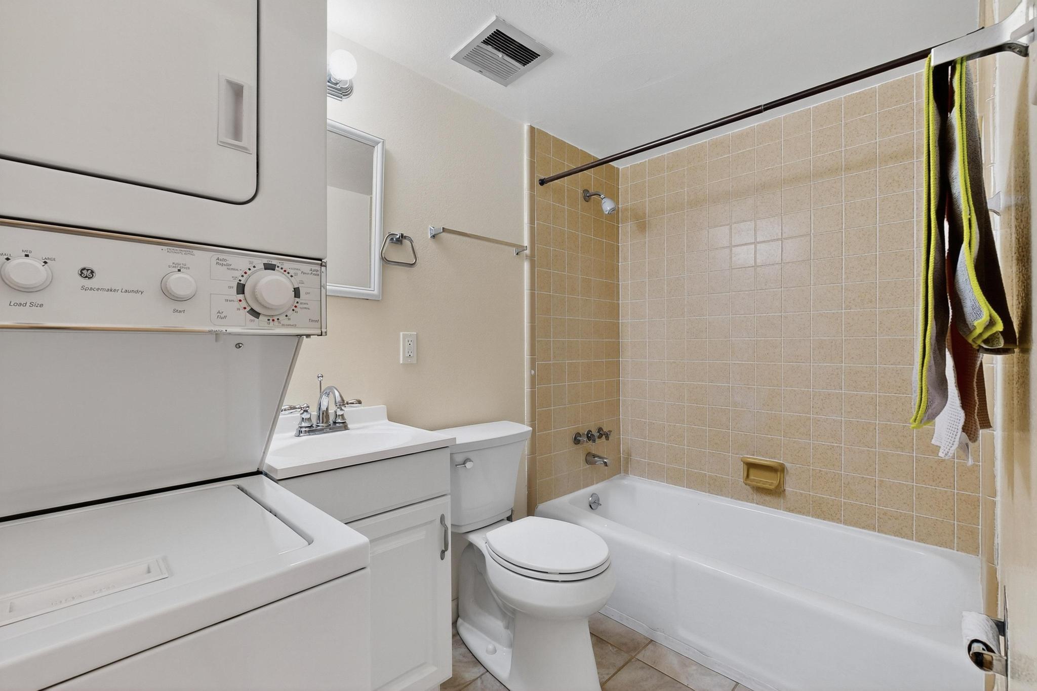 1344 GRANDE Boulevard SE D