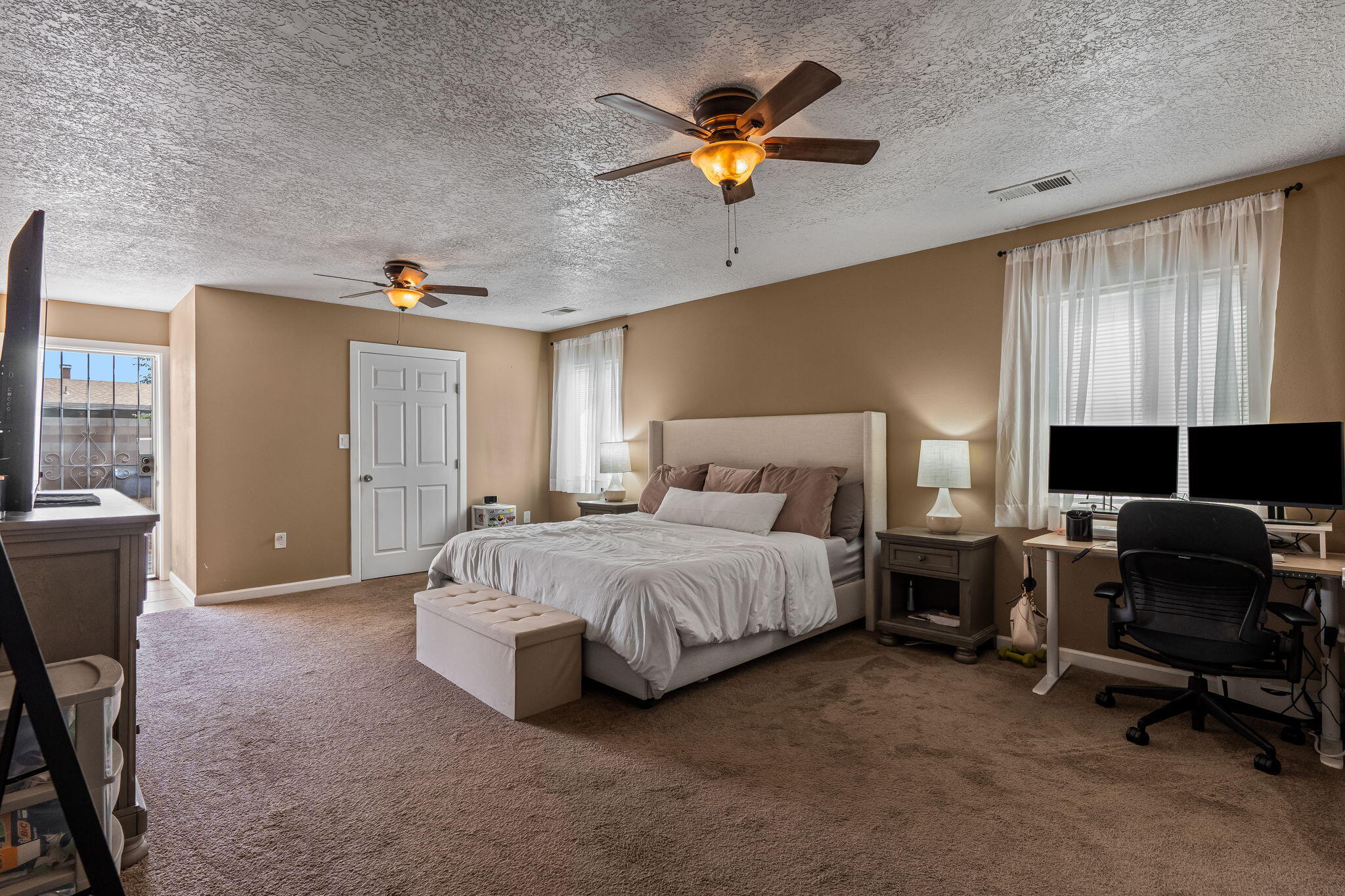 483 PECOS Loop SE