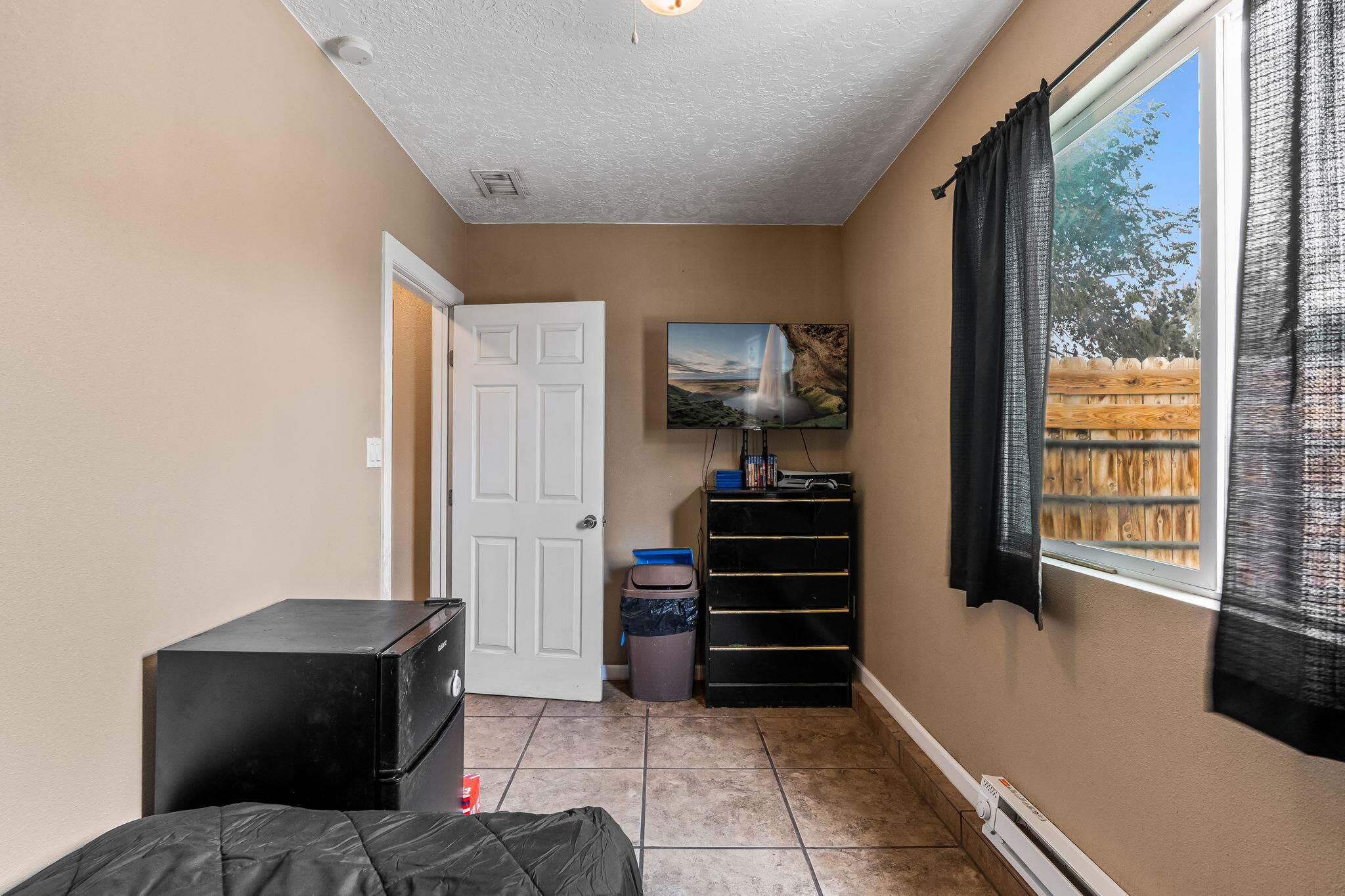 483 PECOS Loop SE
