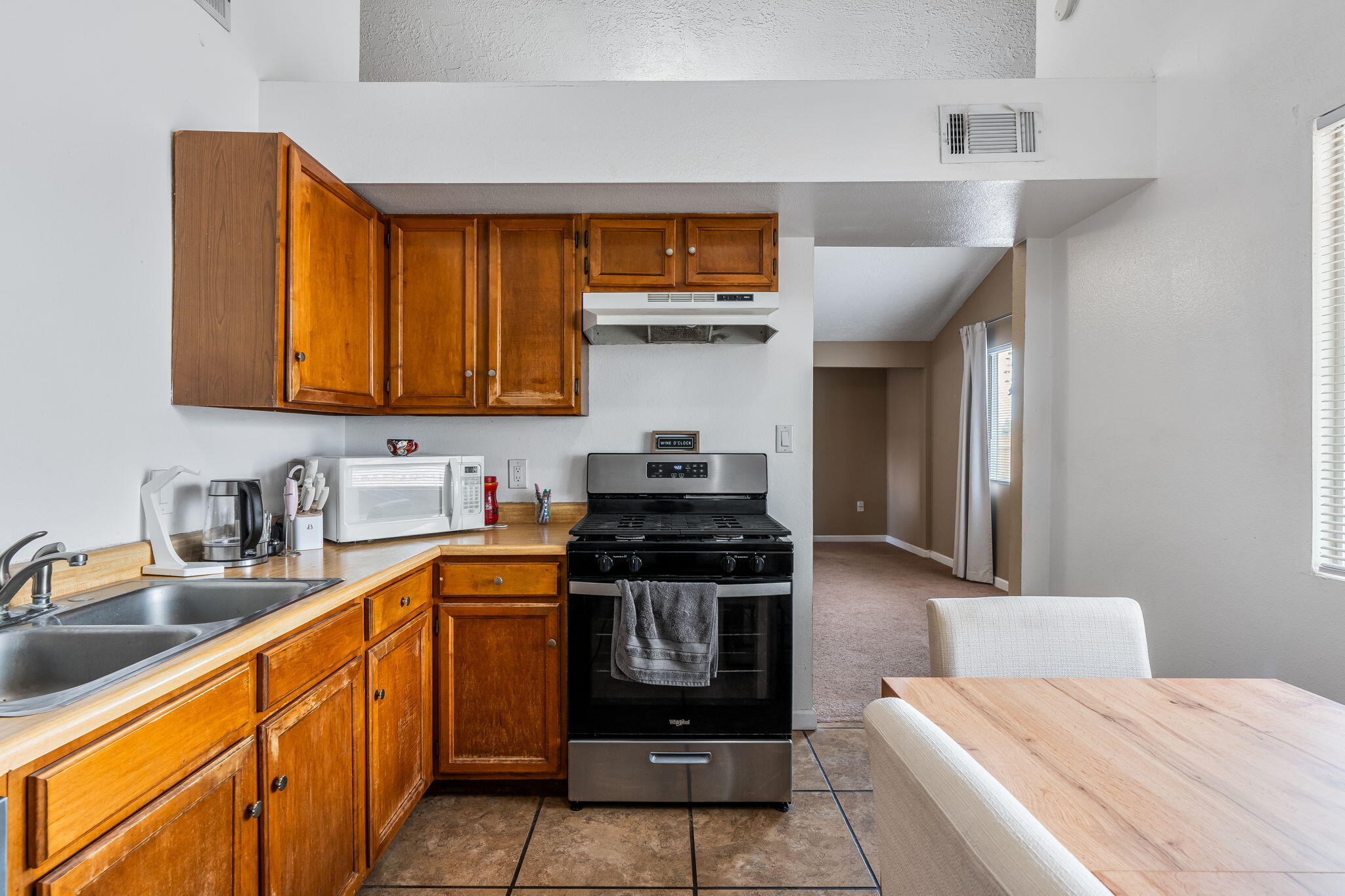 483 PECOS Loop SE