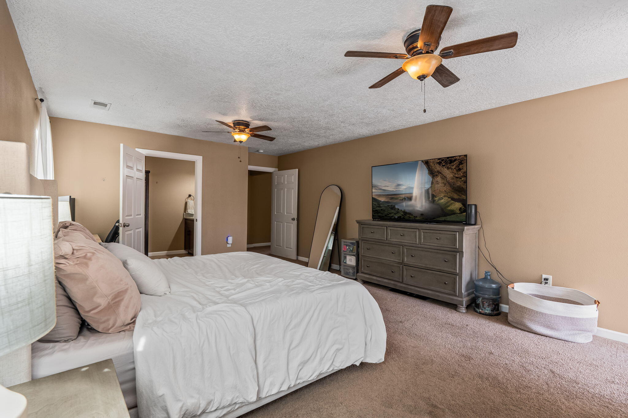 483 PECOS Loop SE
