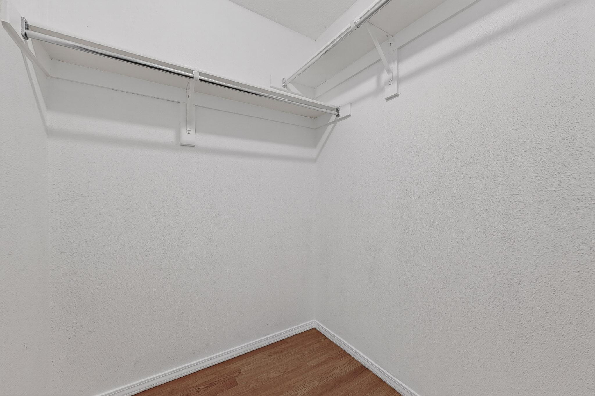 134 OAKWOOD Court SW