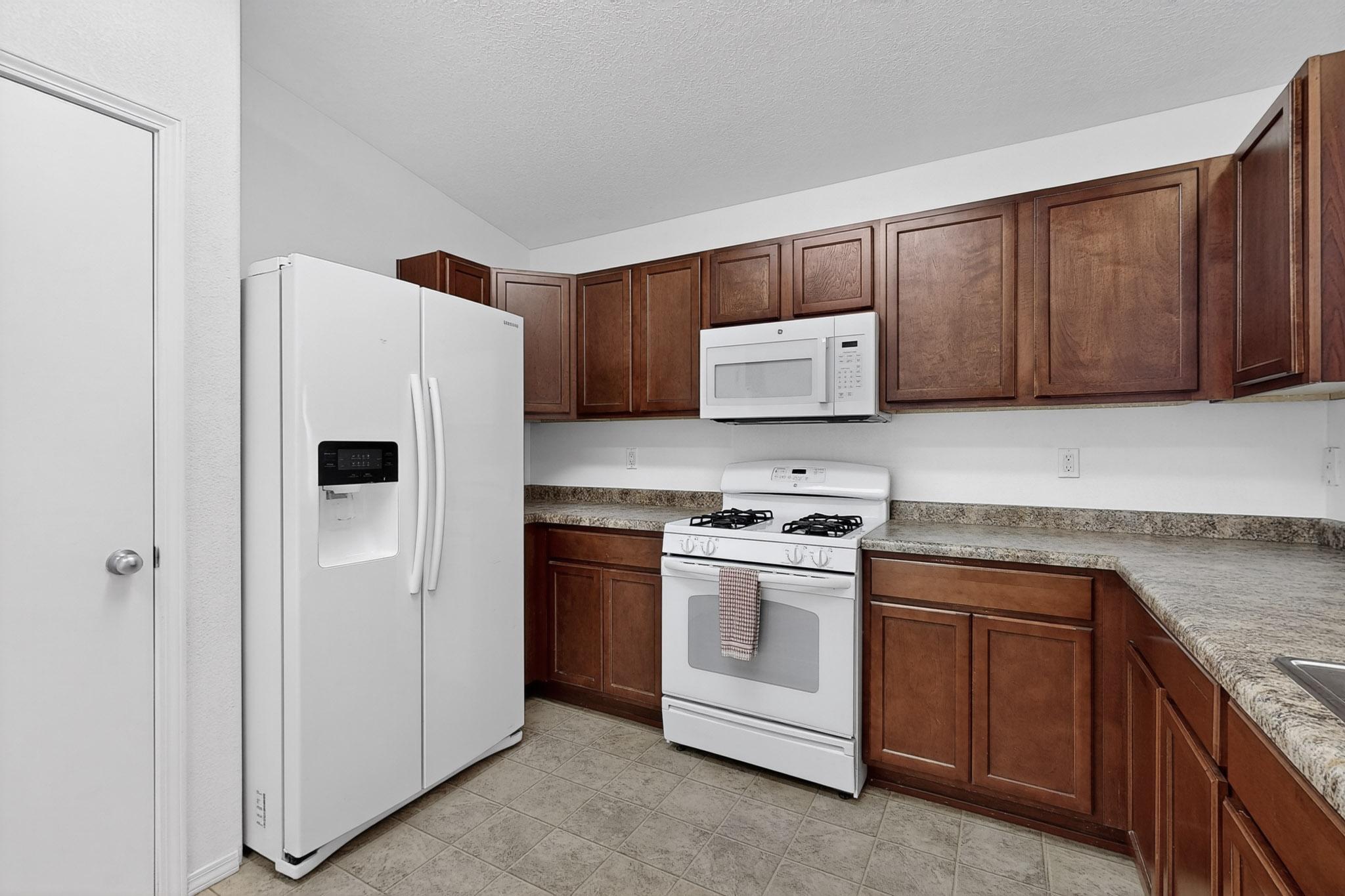 134 OAKWOOD Court SW