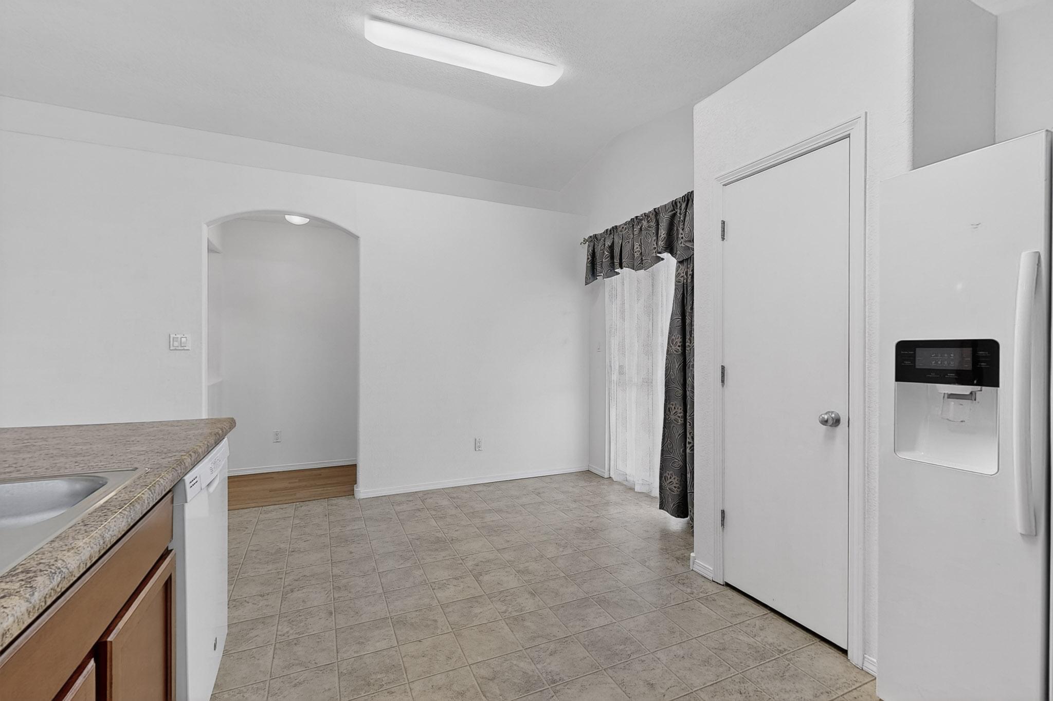 134 OAKWOOD Court SW