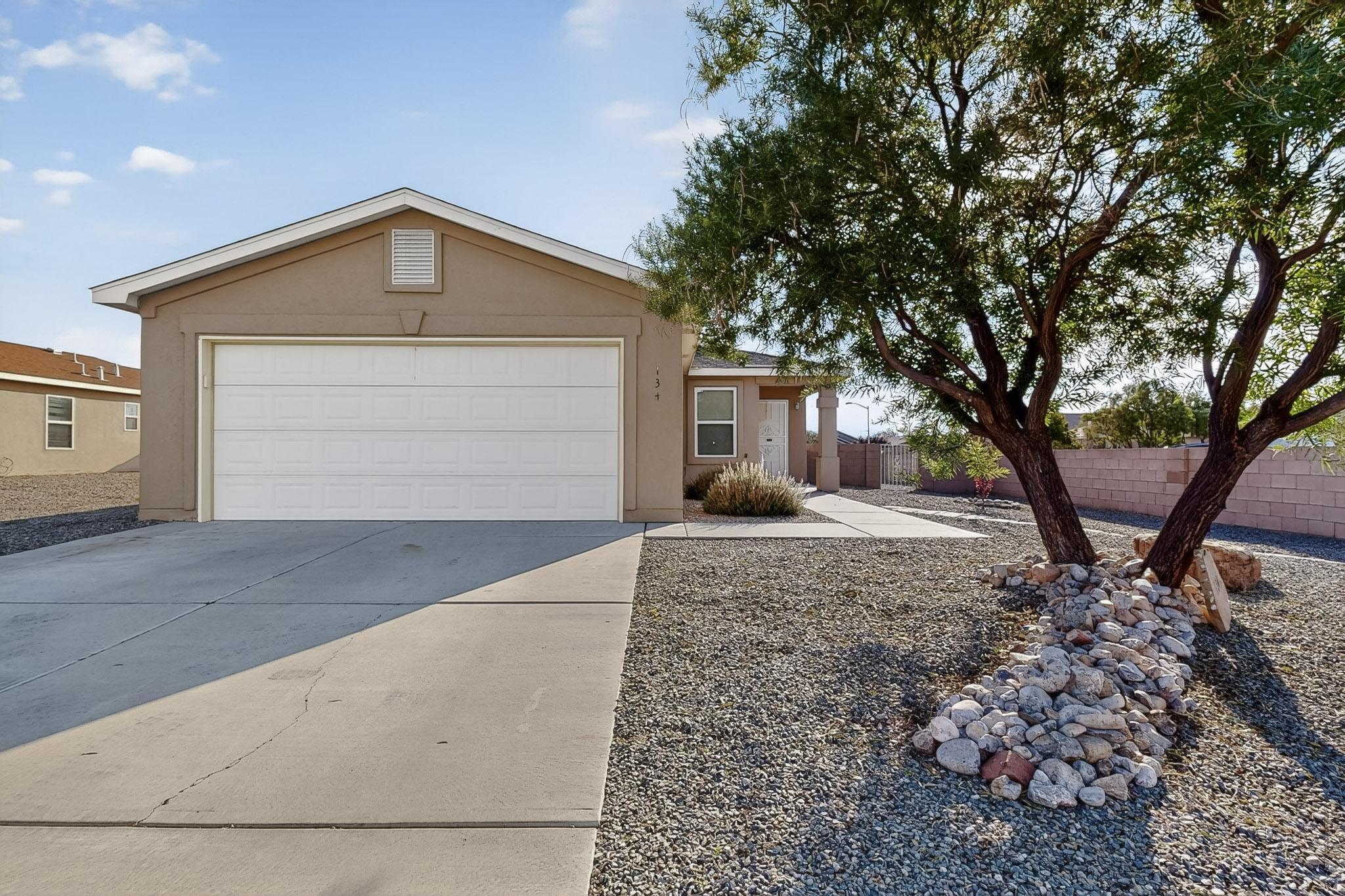 134 OAKWOOD Court SW