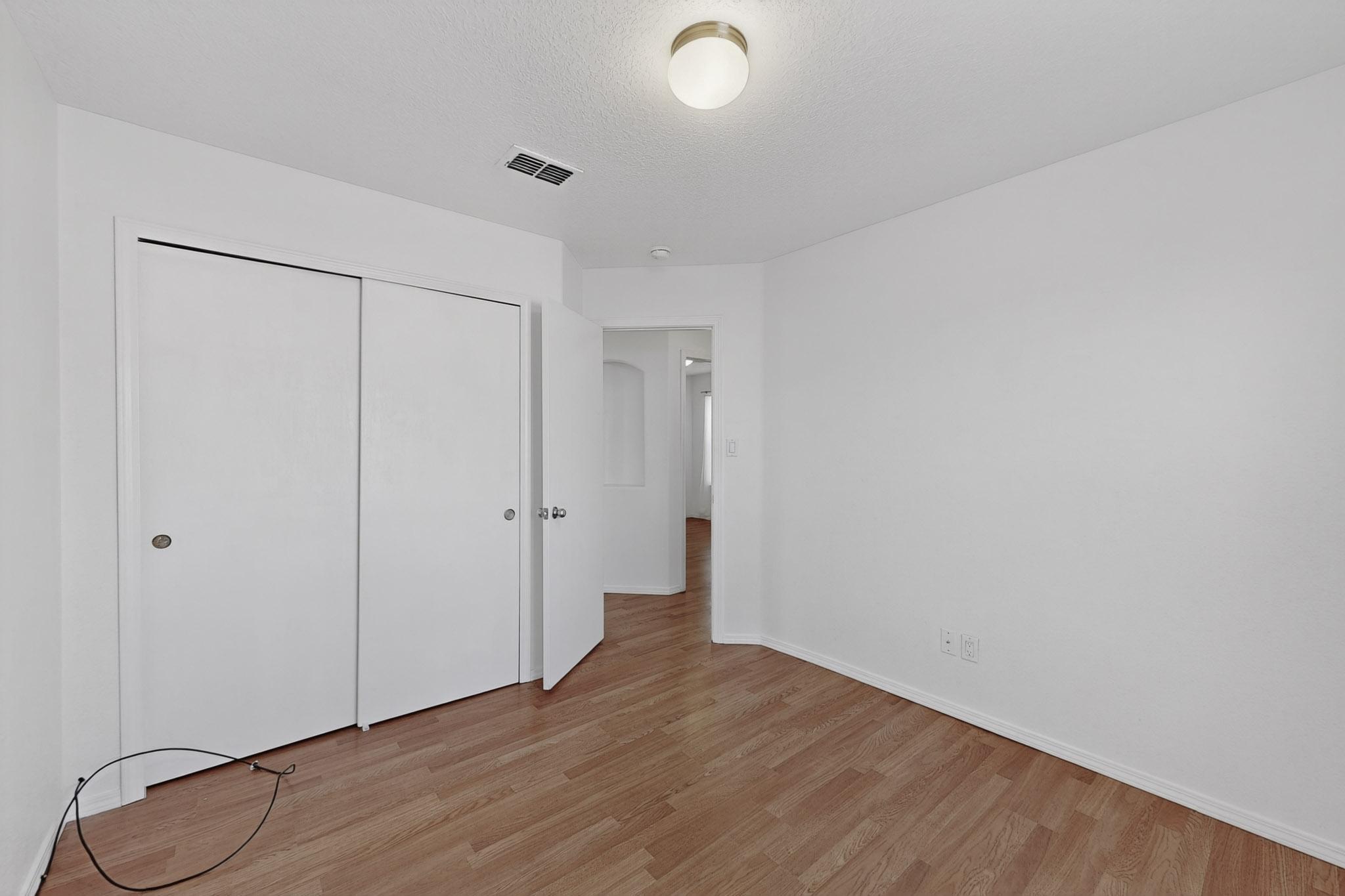 134 OAKWOOD Court SW