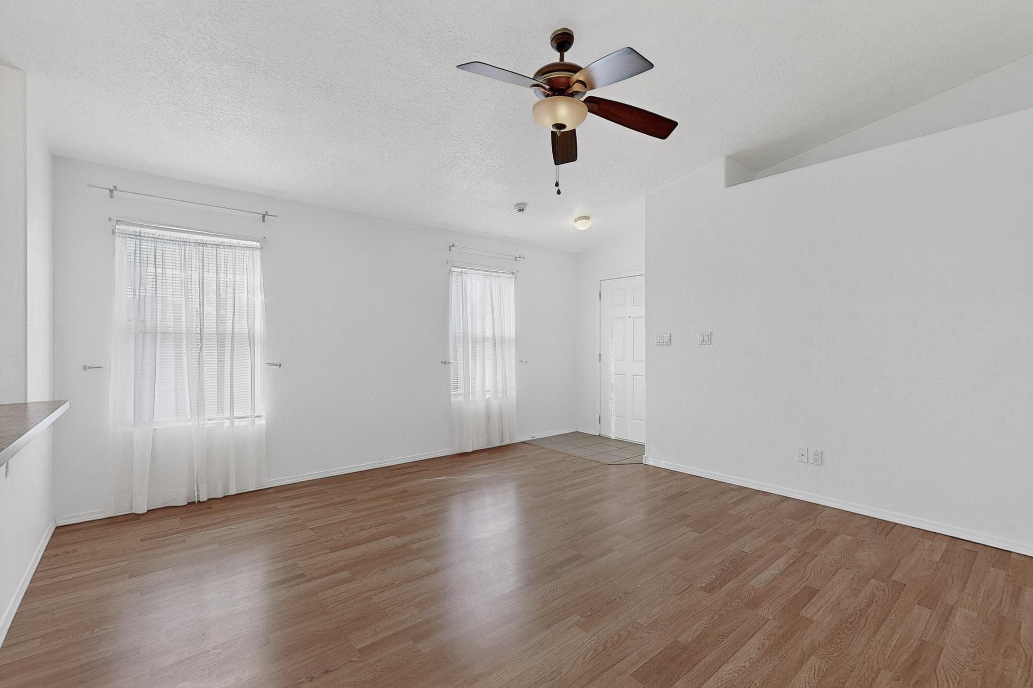 134 OAKWOOD Court SW