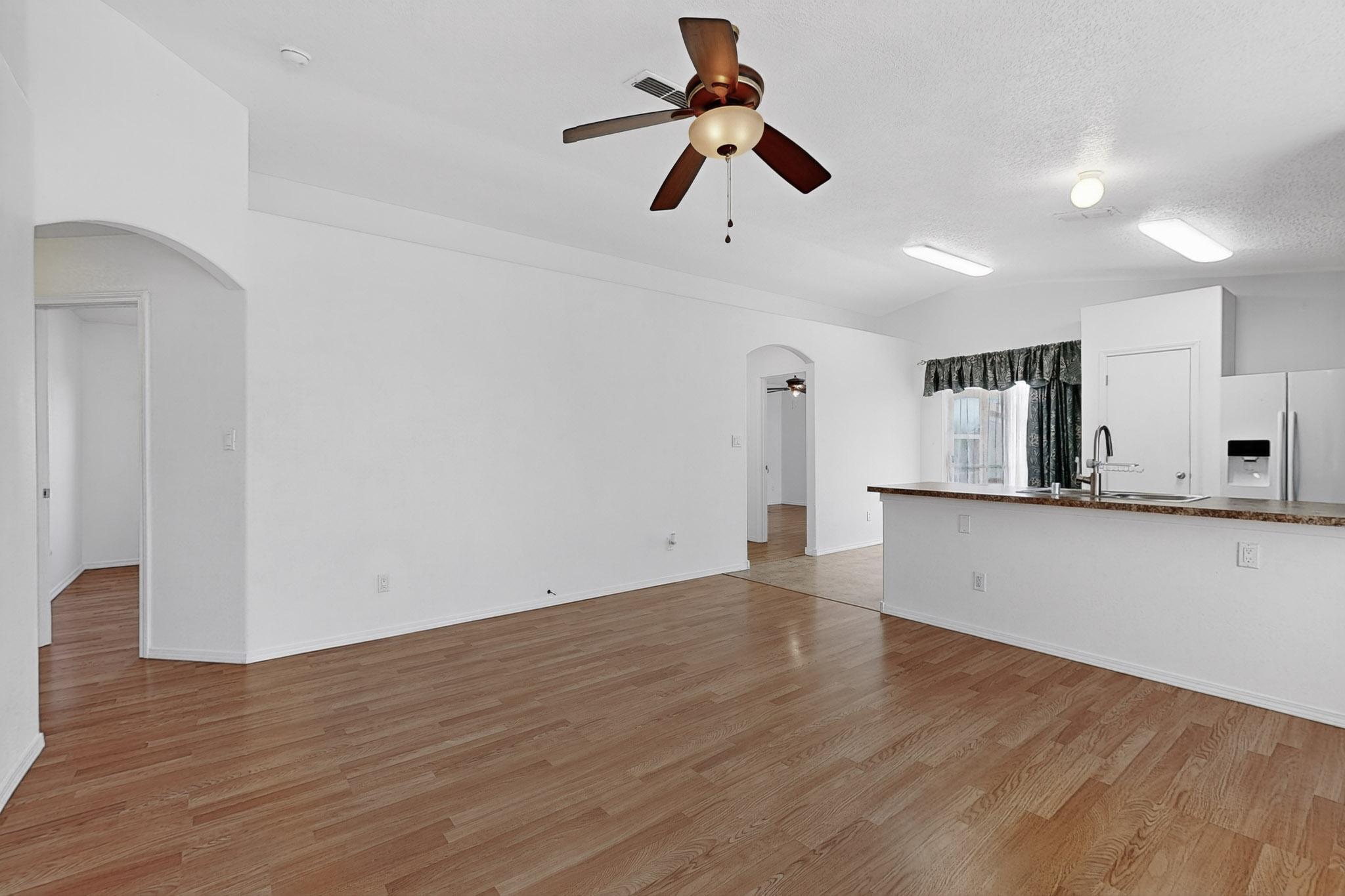 134 OAKWOOD Court SW