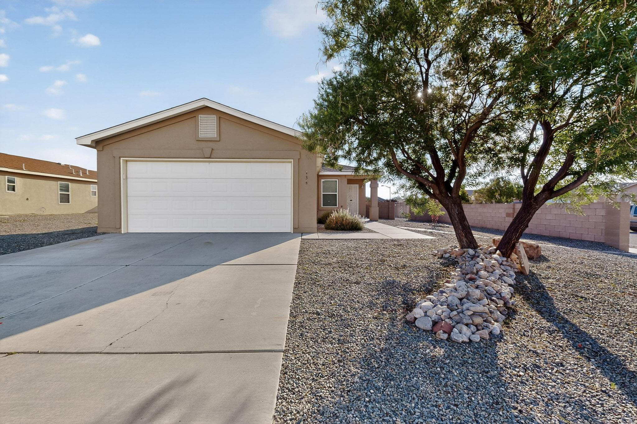 134 OAKWOOD Court SW