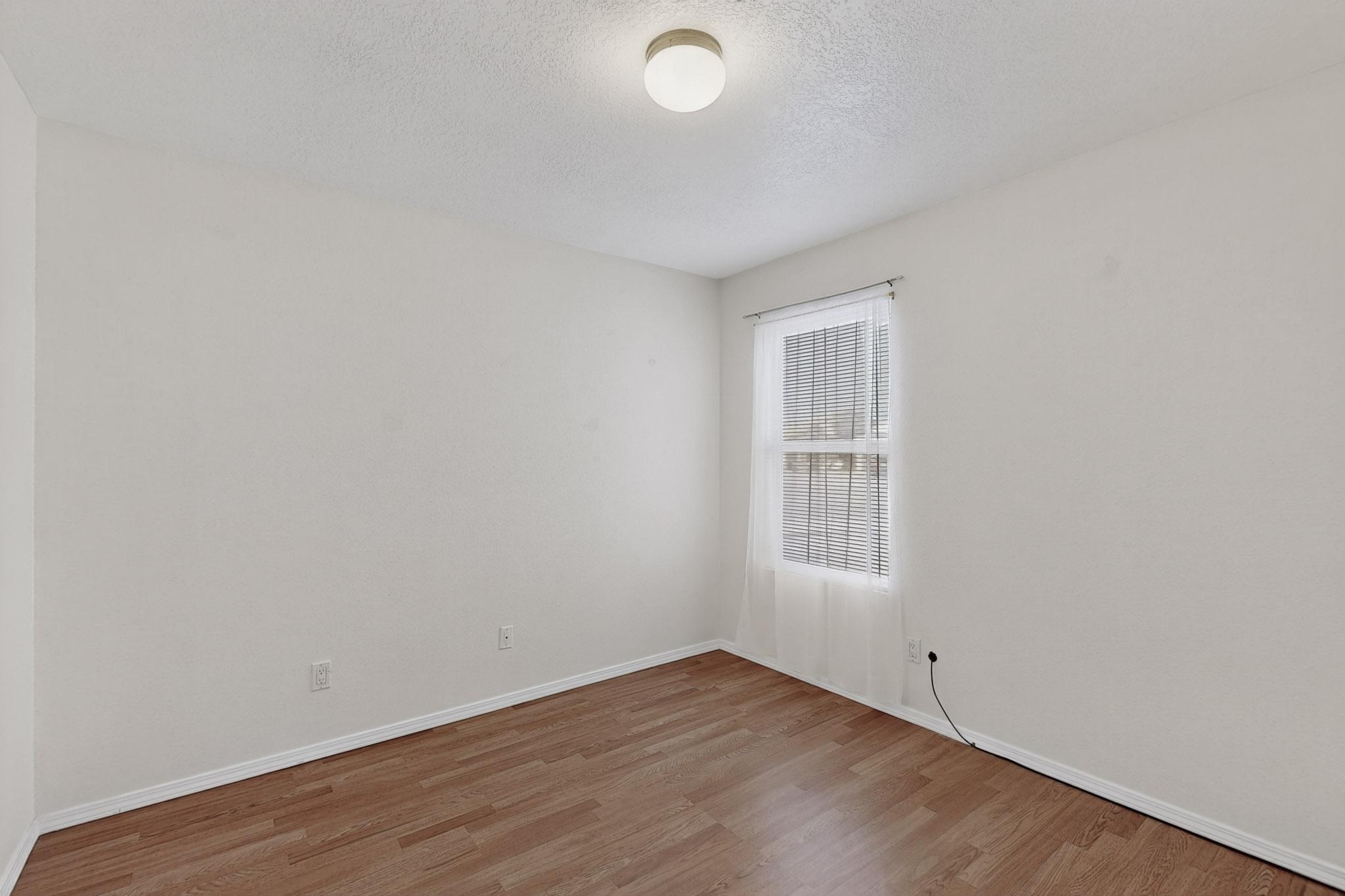 134 OAKWOOD Court SW