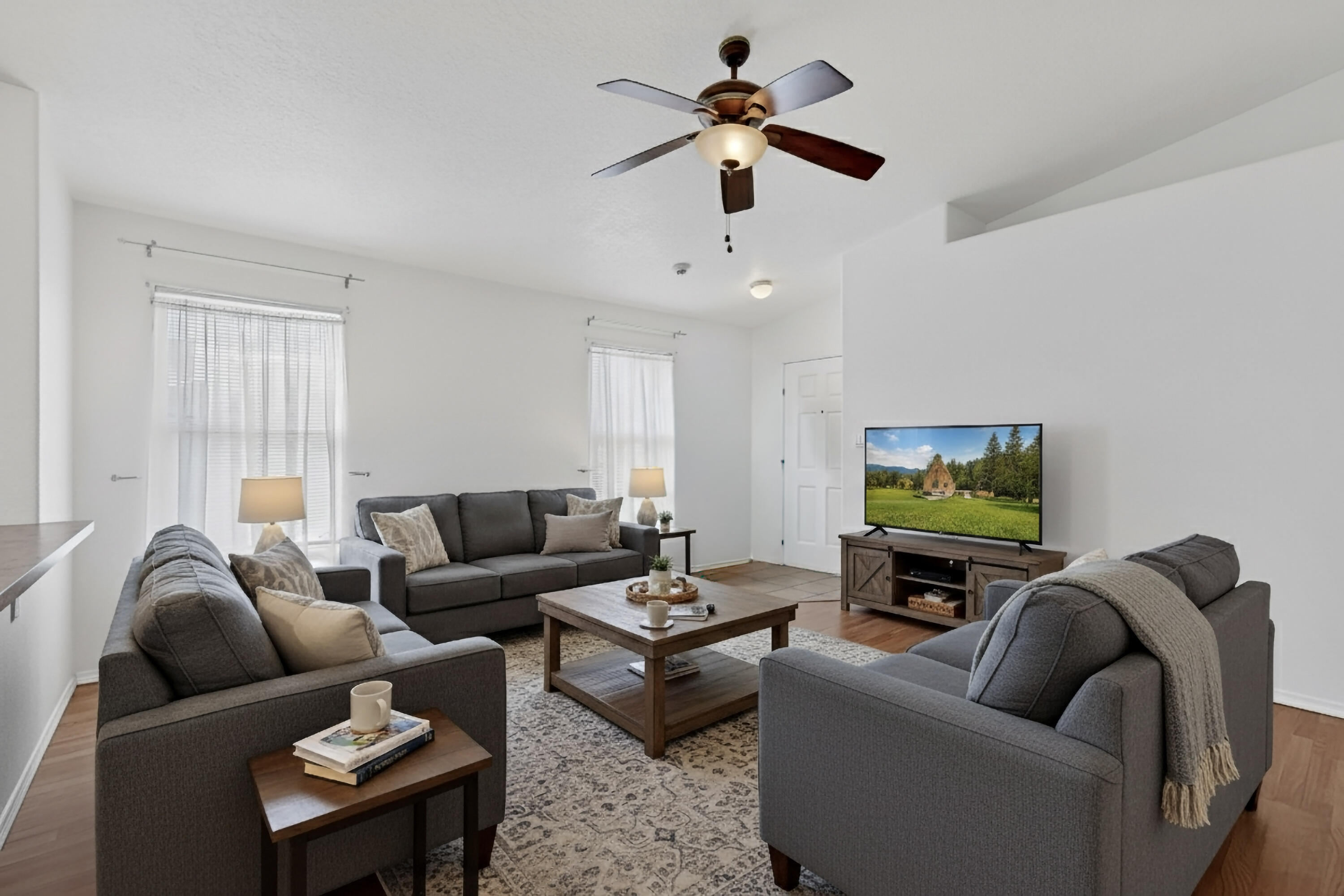 134 OAKWOOD Court SW