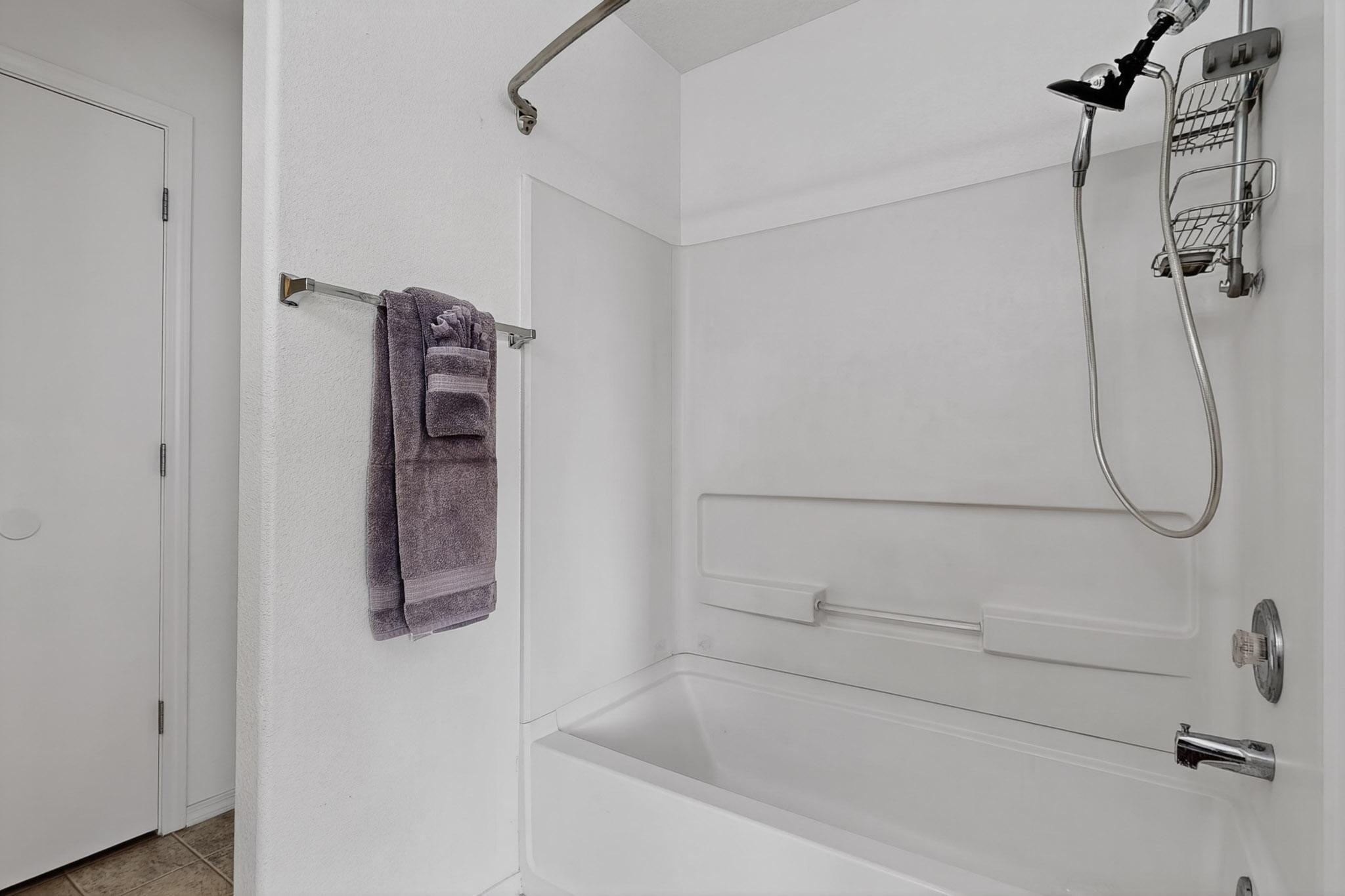 134 OAKWOOD Court SW