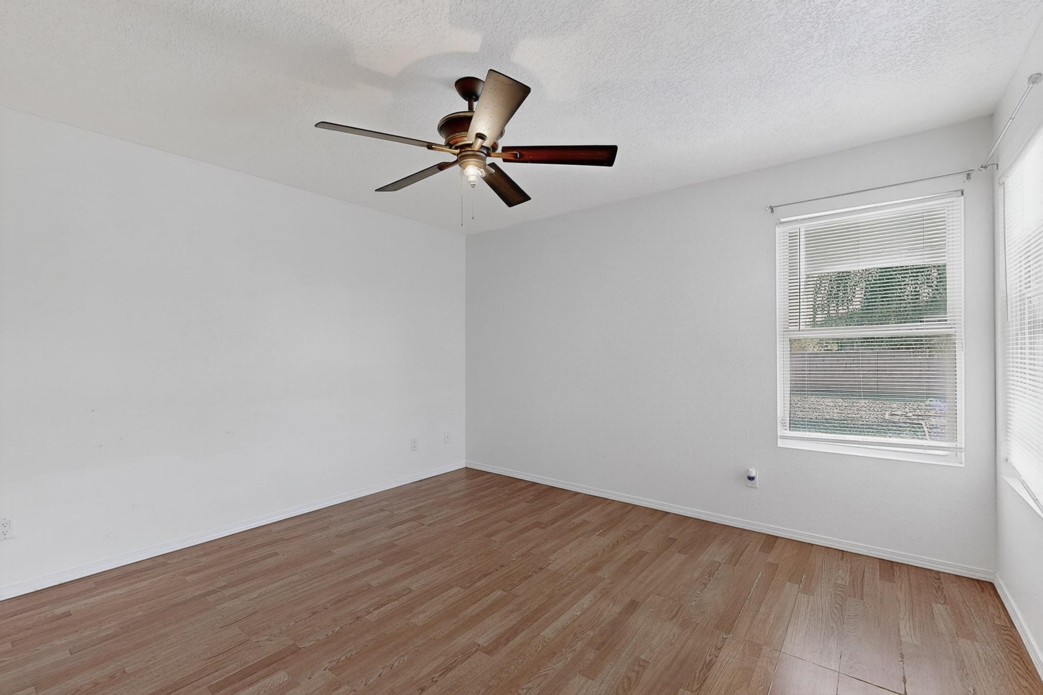 134 OAKWOOD Court SW