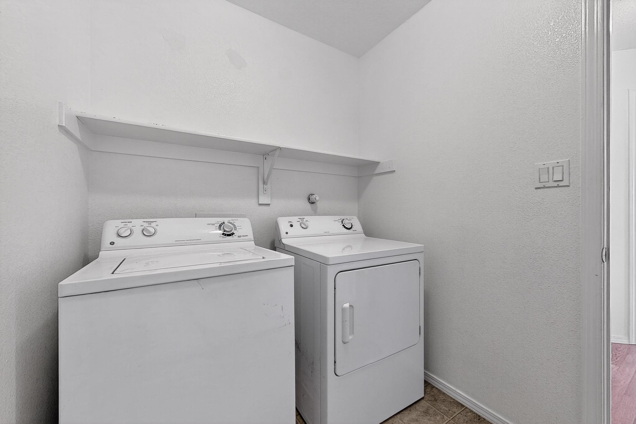 134 OAKWOOD Court SW