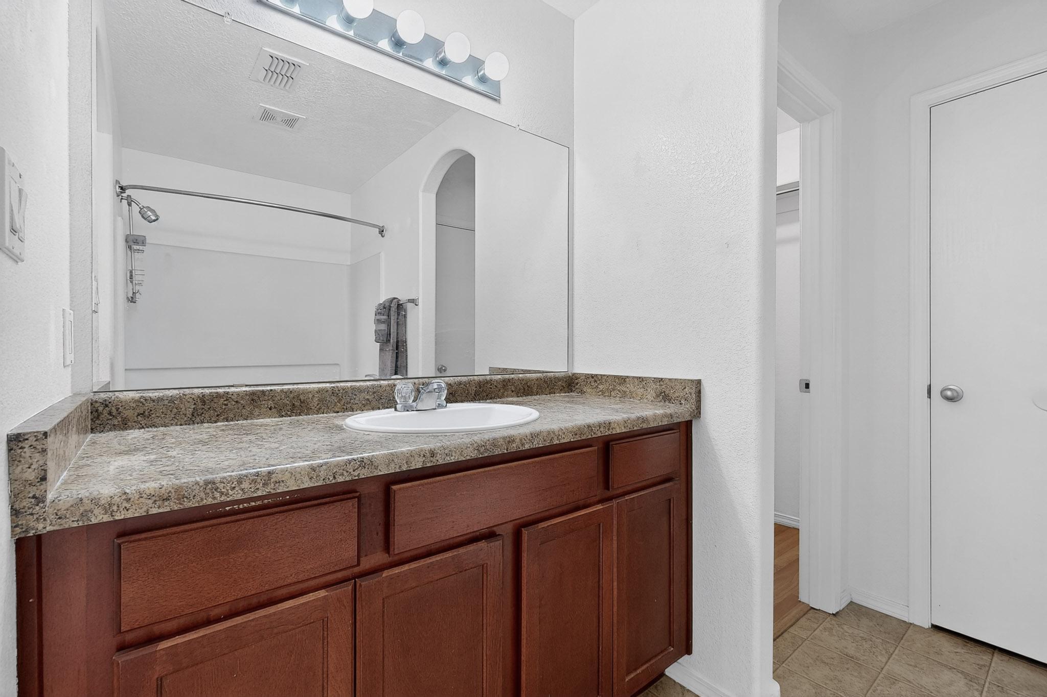 134 OAKWOOD Court SW