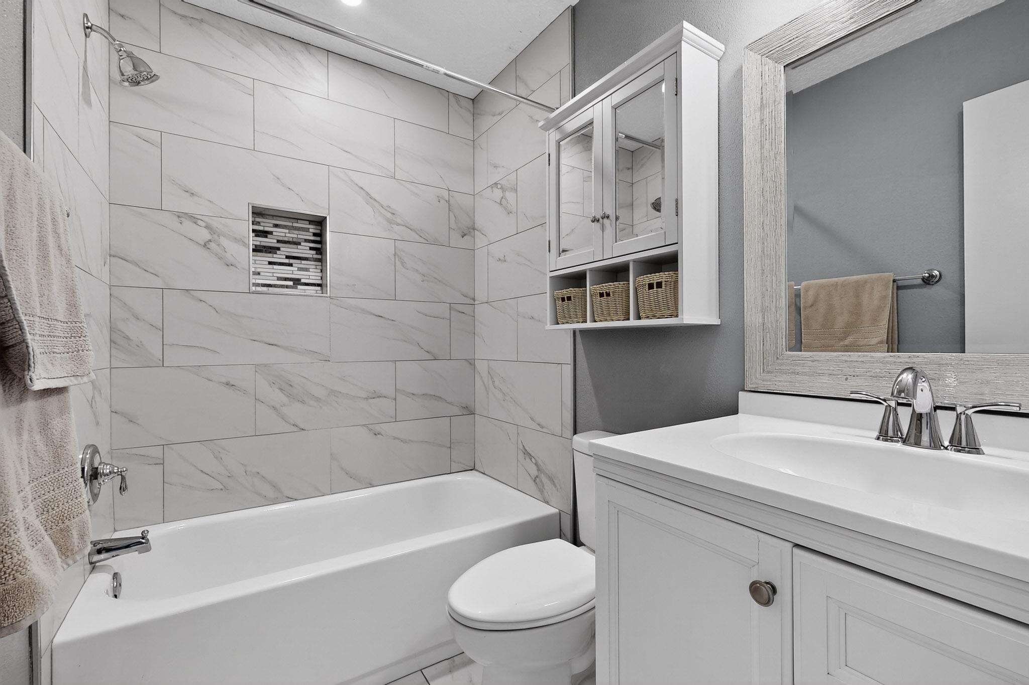 8217 COLFAX Avenue NE