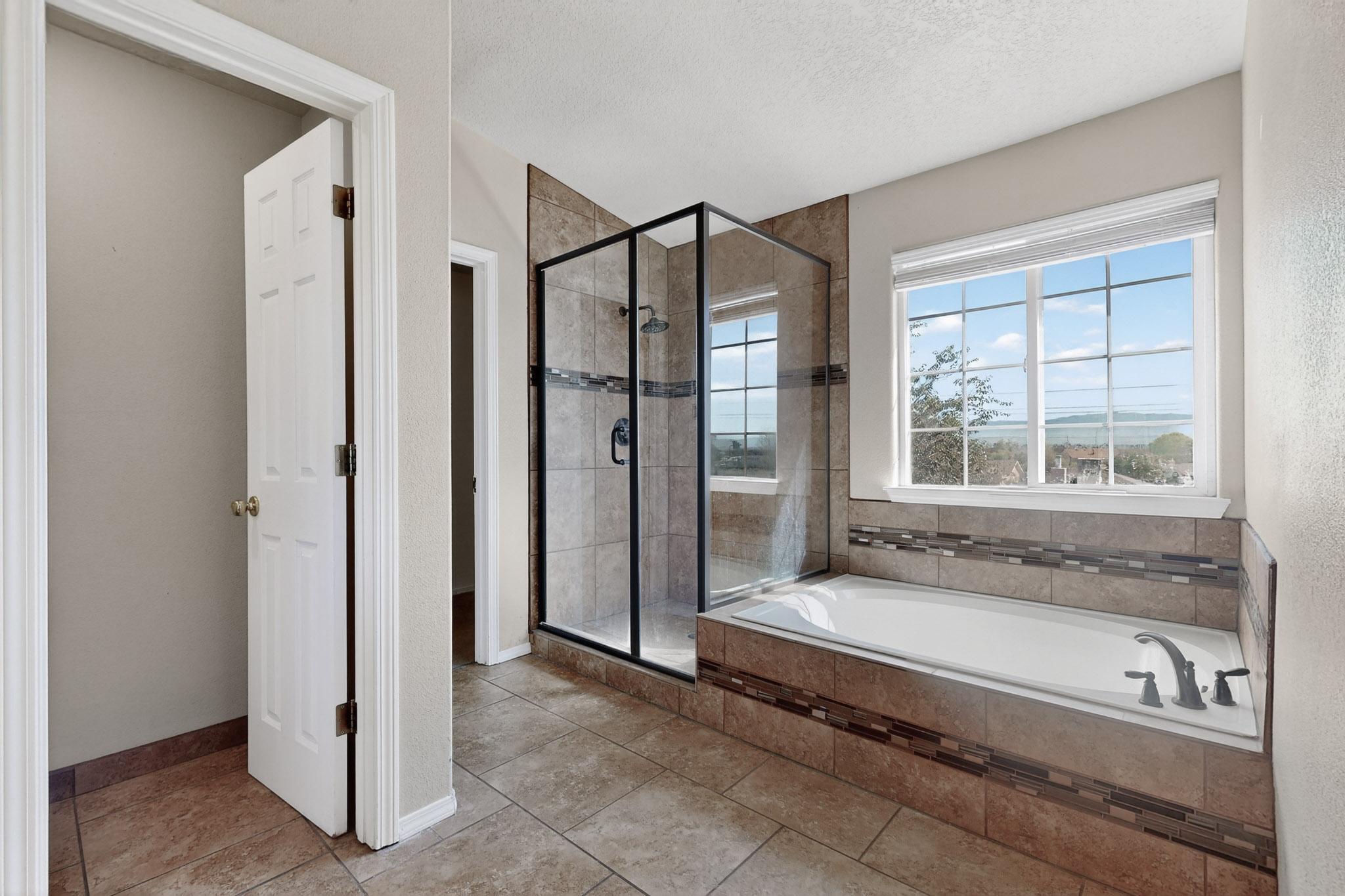 1508 ROSEWOOD Avenue NW