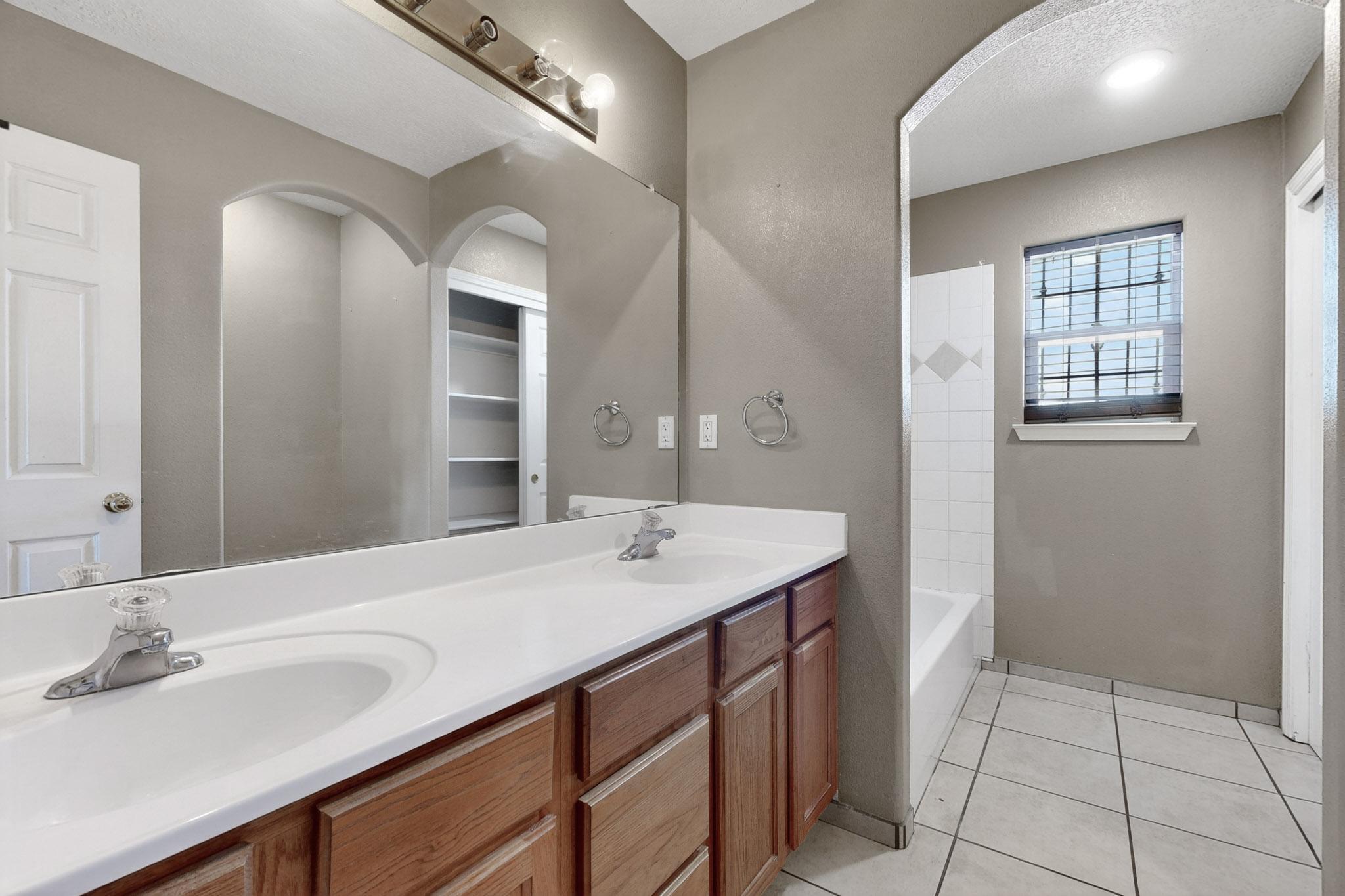 1508 ROSEWOOD Avenue NW