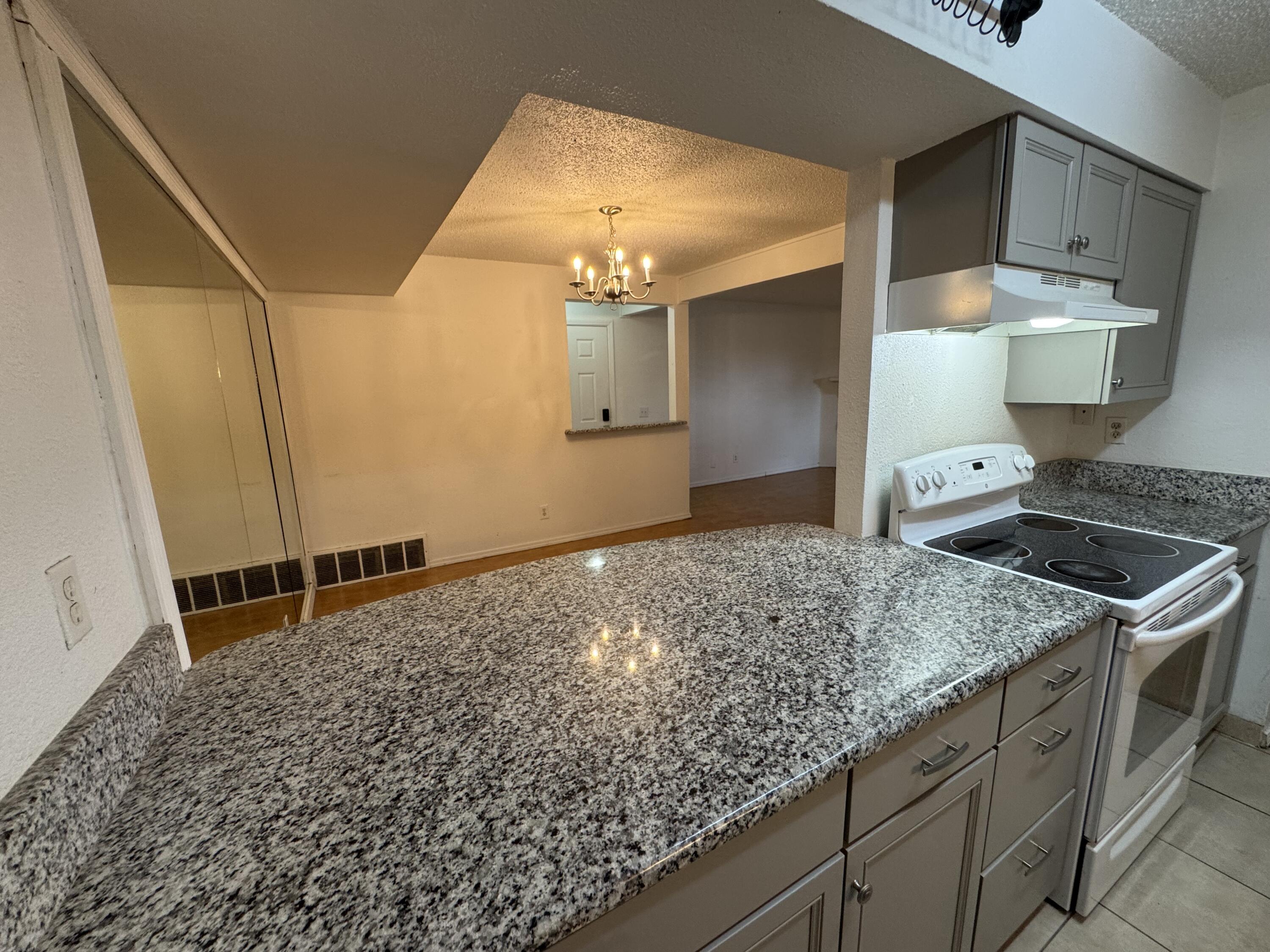 3839 MONTGOMERY Boulevard NE #732