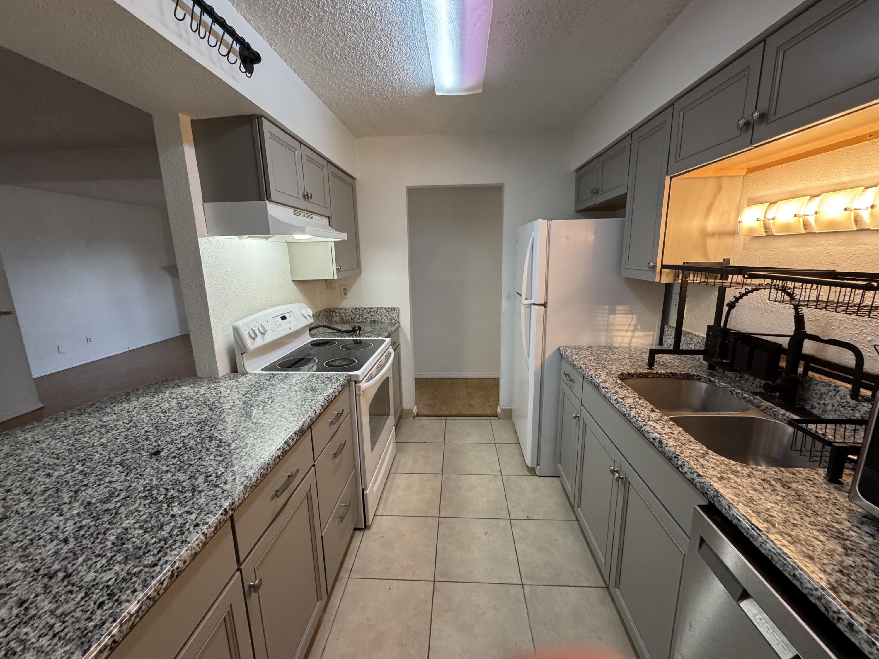 3839 MONTGOMERY Boulevard NE #732