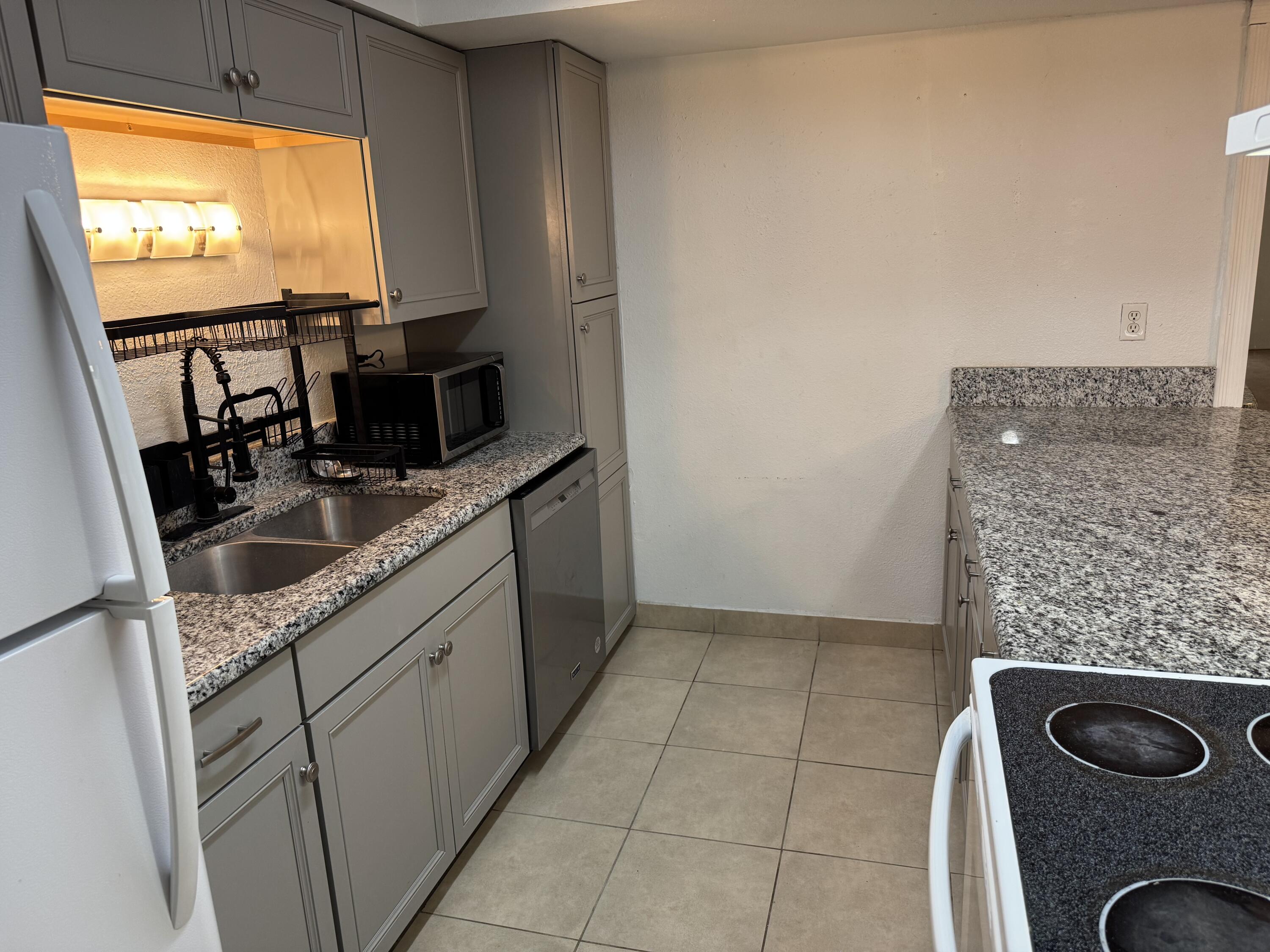 3839 MONTGOMERY Boulevard NE #732