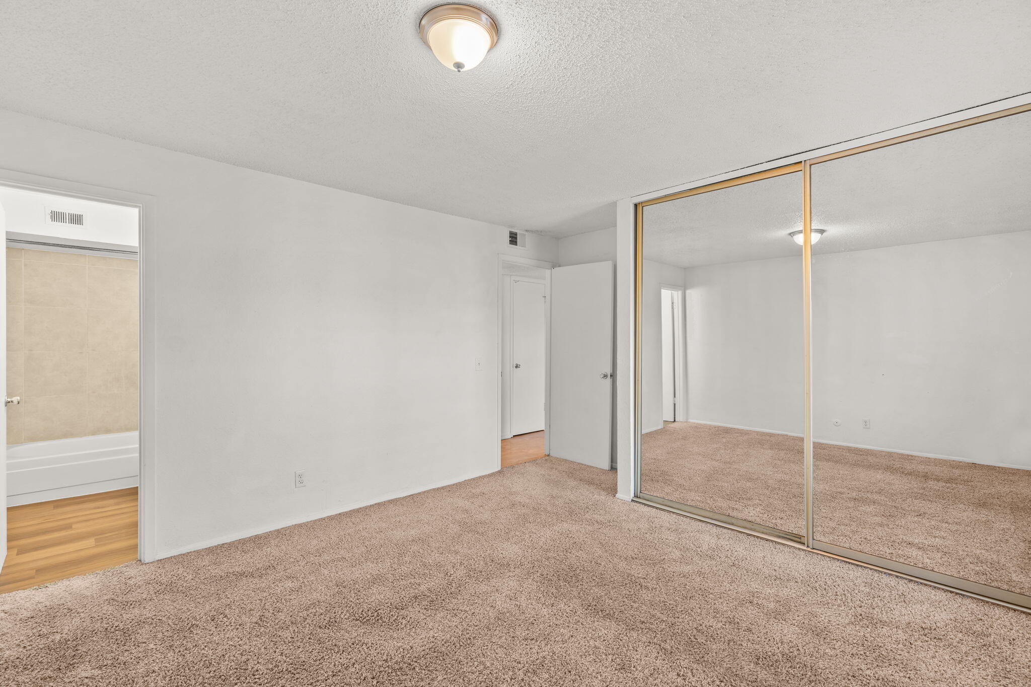 3839 MONTGOMERY Boulevard NE #732