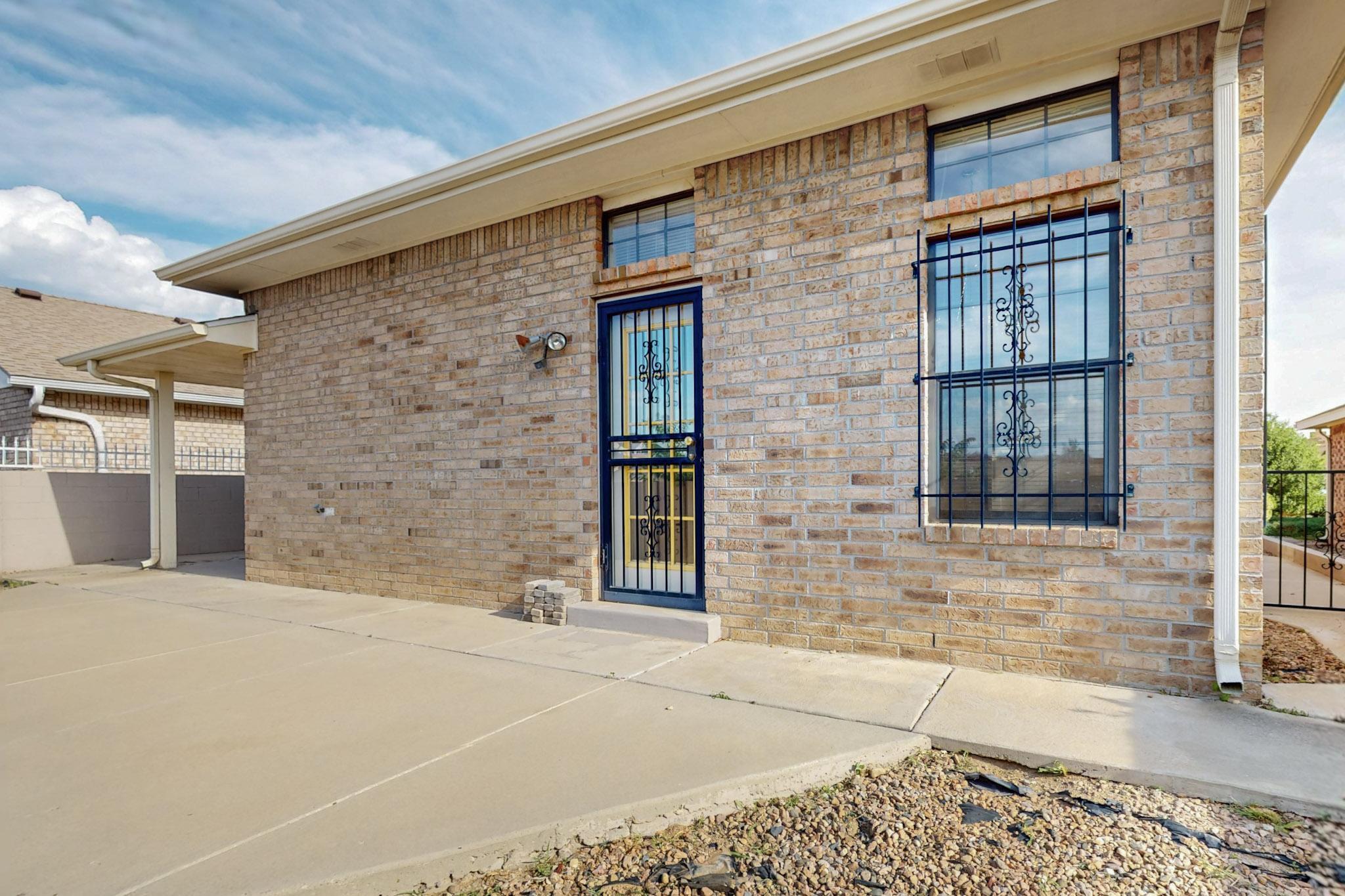 6779 Forest Hills Drive NE