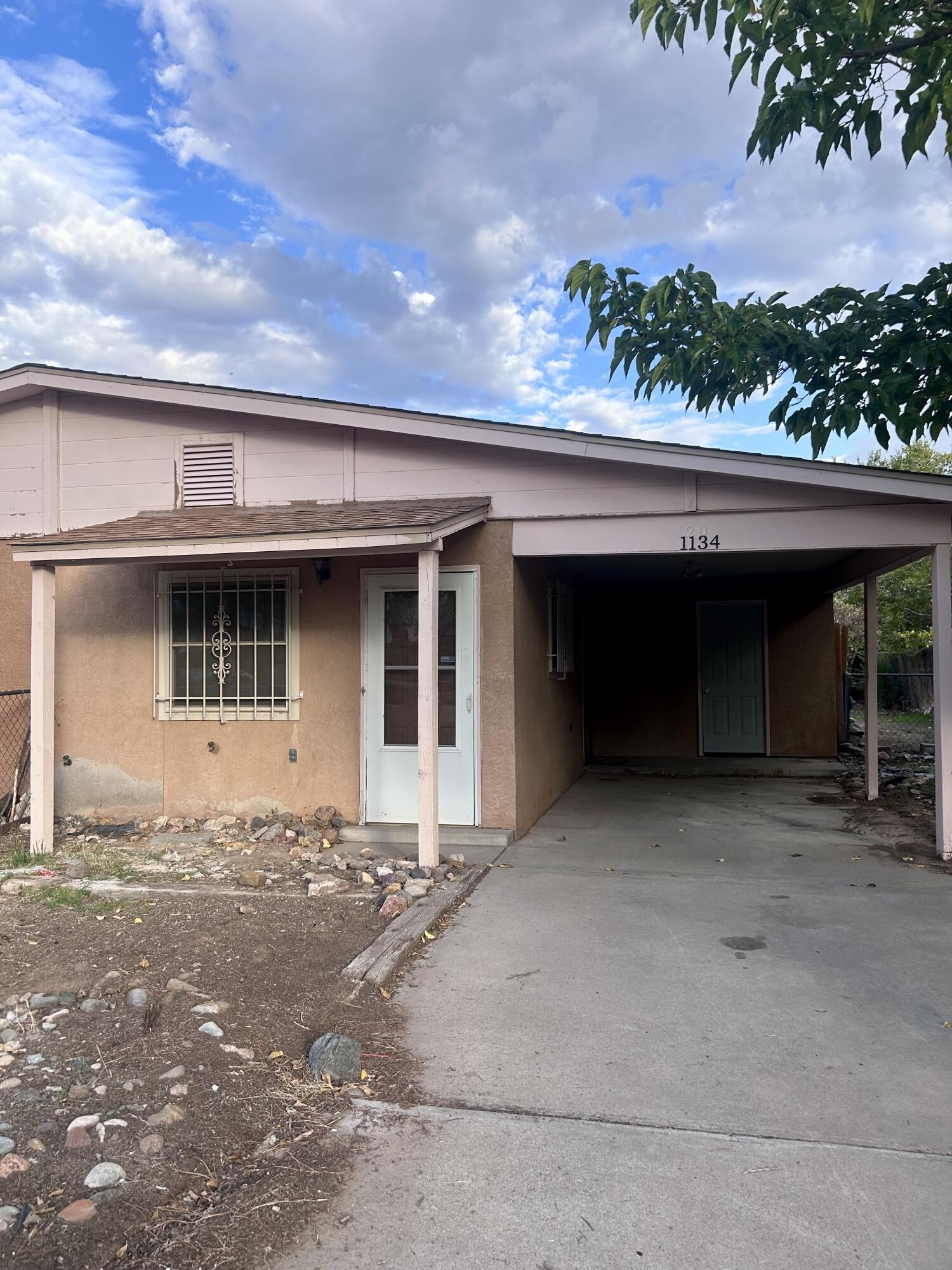 1134 MAPLE Street