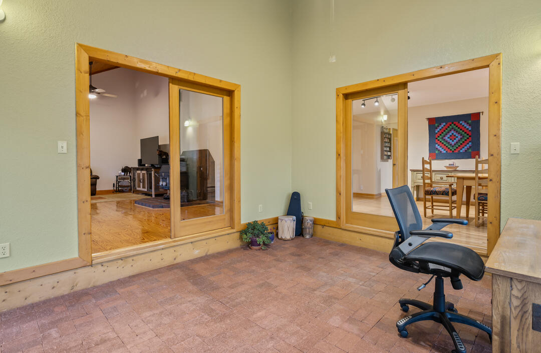 6 Sandia Haven Place