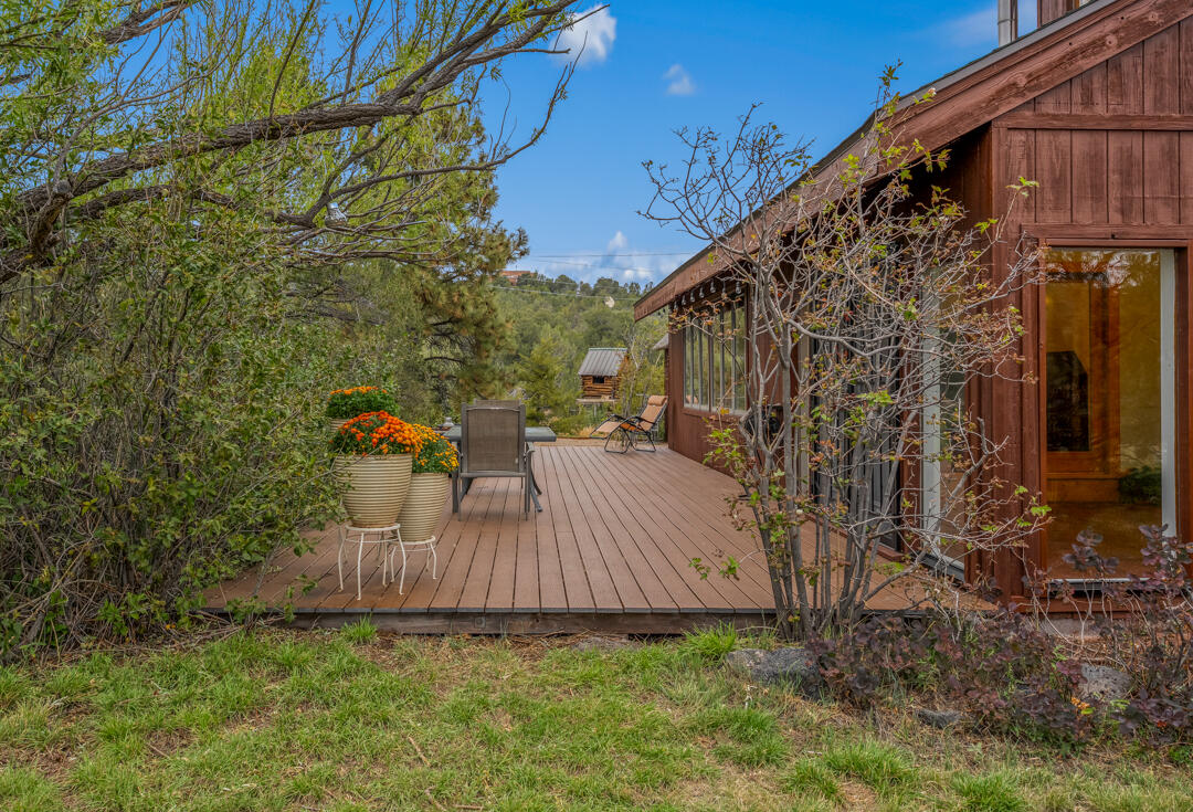 6 Sandia Haven Place