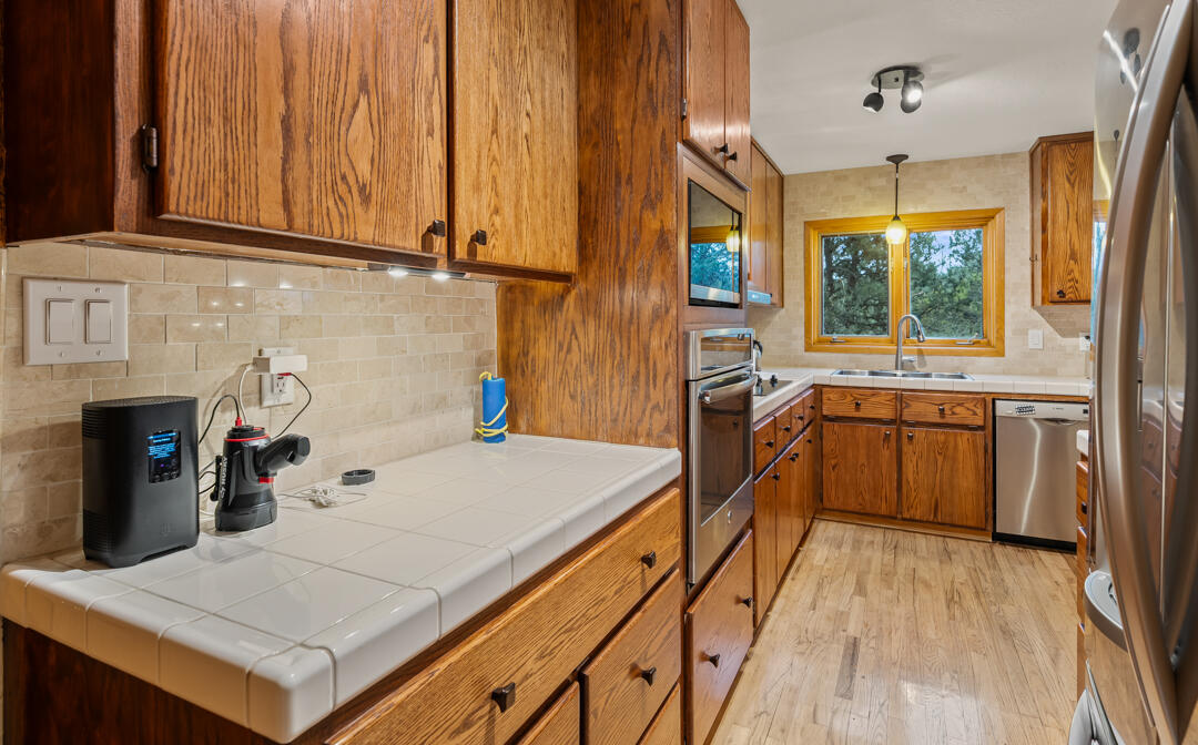 6 Sandia Haven Place