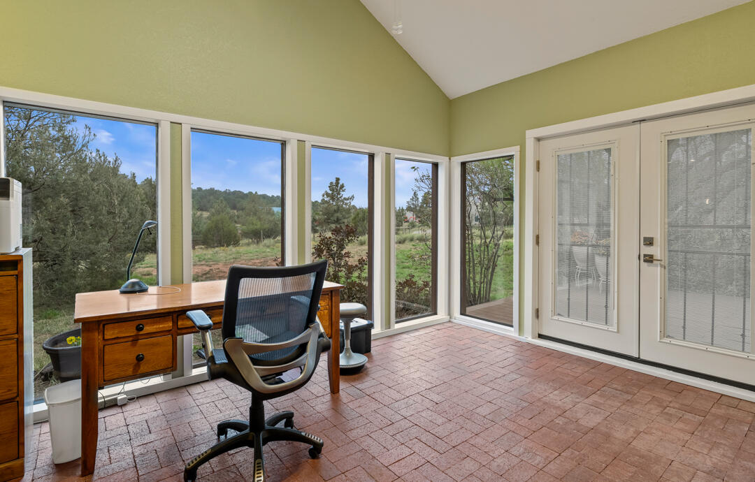 6 Sandia Haven Place