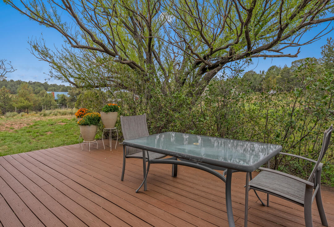 6 Sandia Haven Place