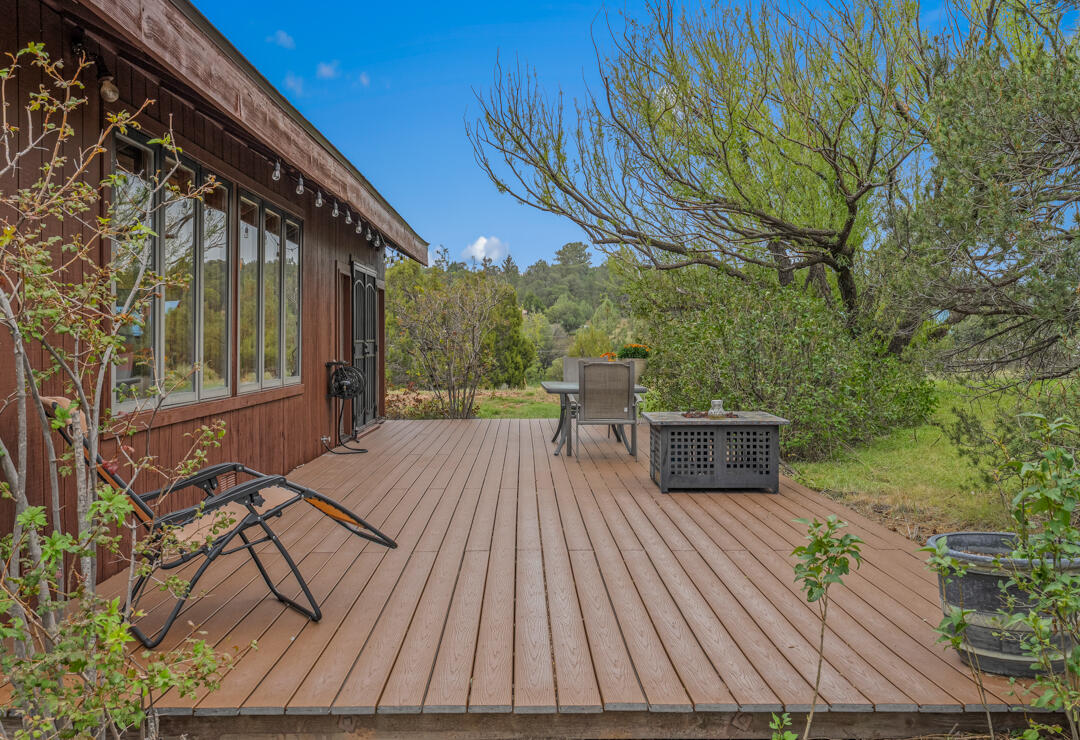 6 Sandia Haven Place