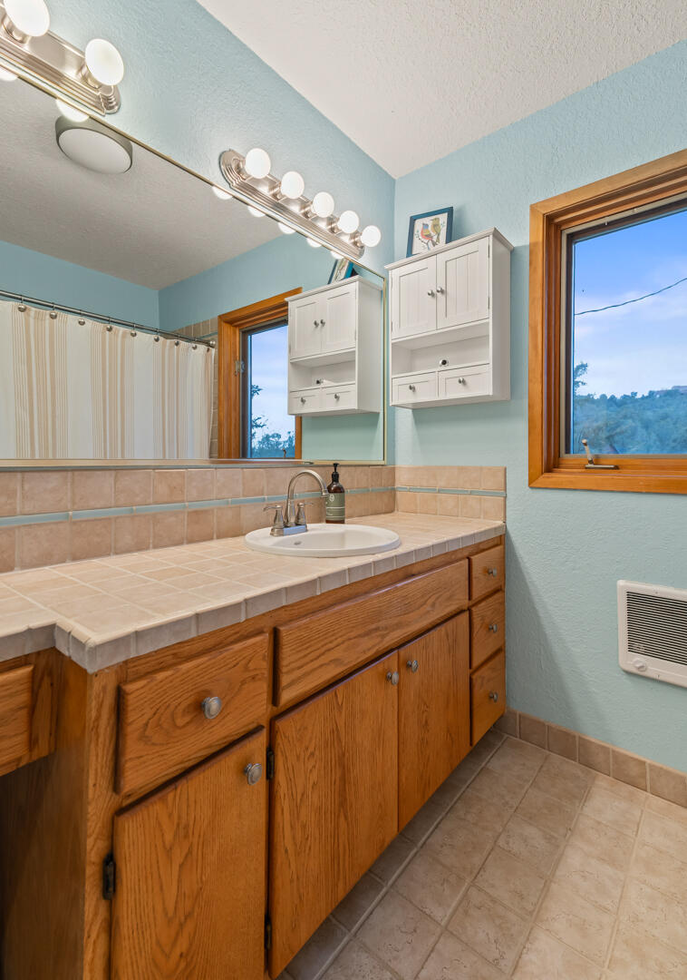 6 Sandia Haven Place