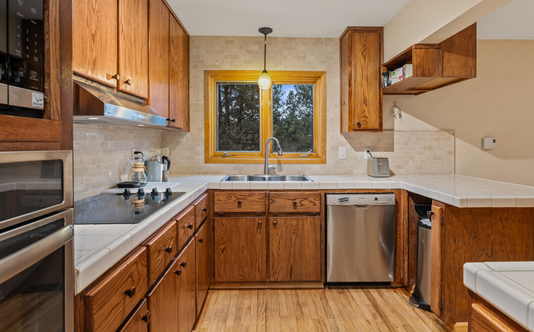 6 Sandia Haven Place