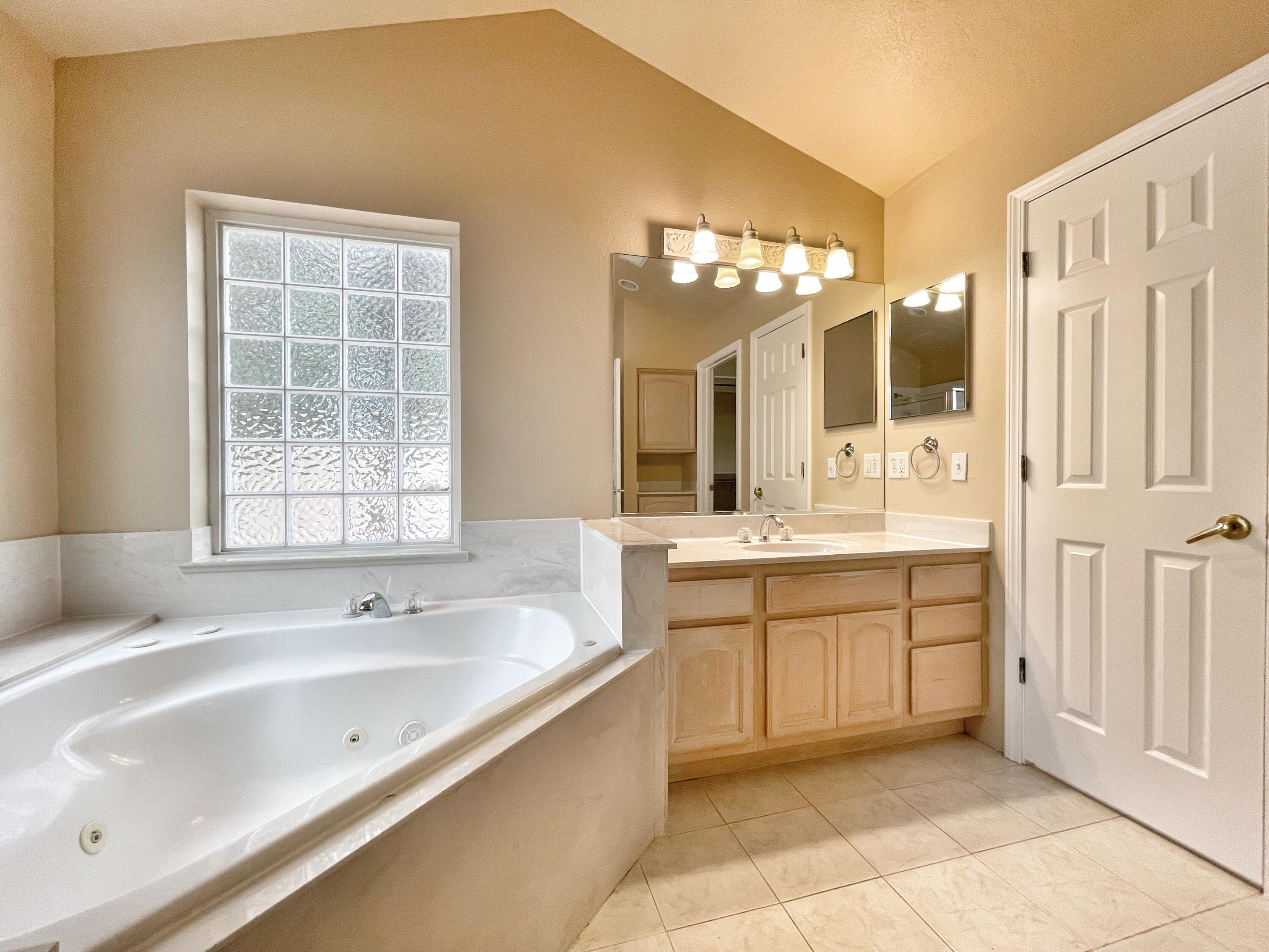 709 PALISADES Drive NW