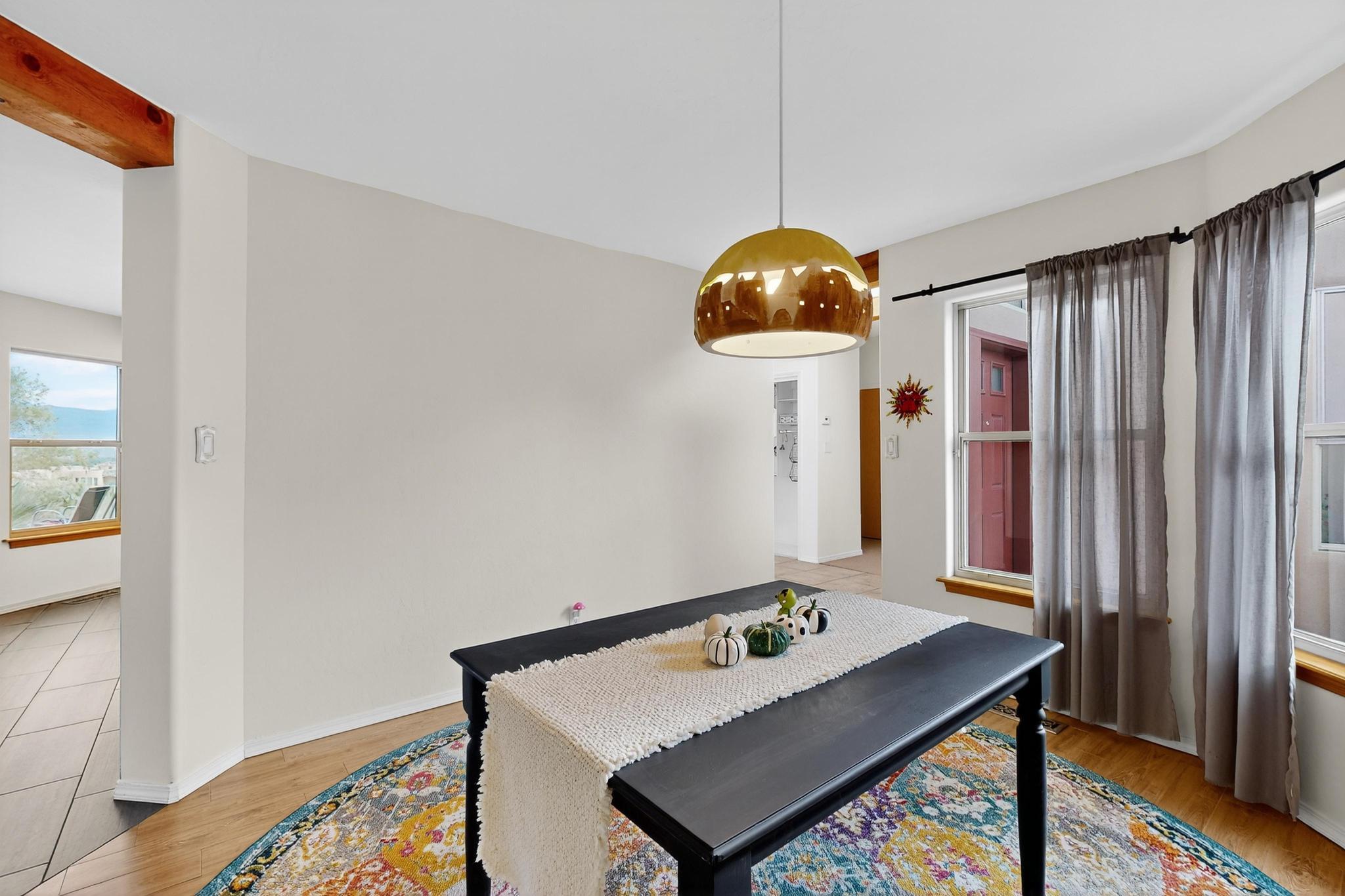 832 ACAPULCO Road NE