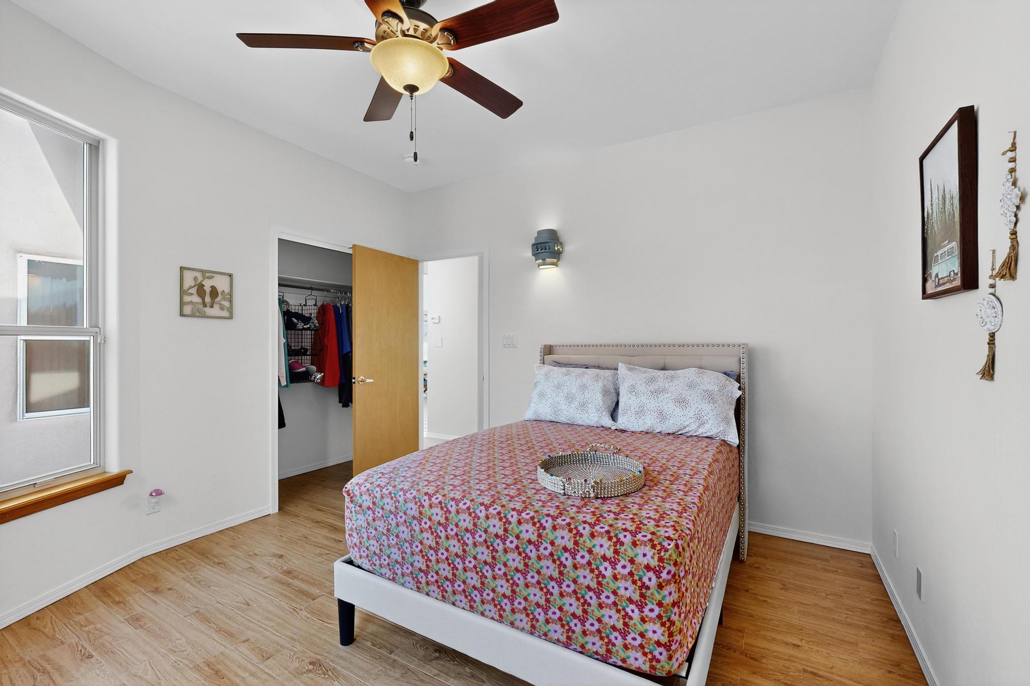 832 ACAPULCO Road NE