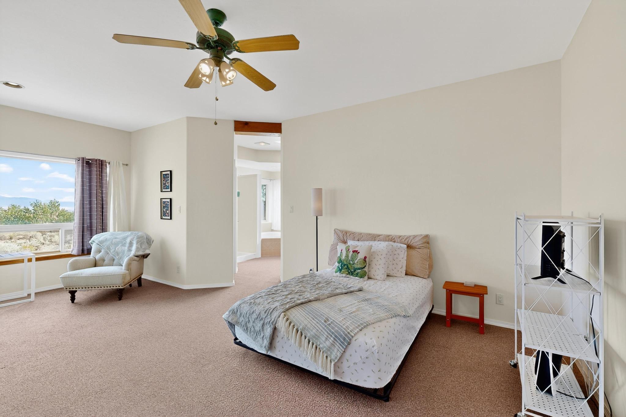 832 ACAPULCO Road NE