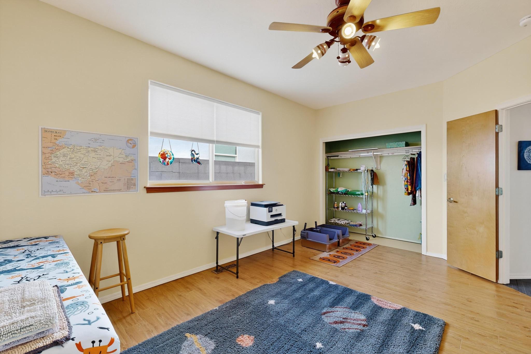 832 ACAPULCO Road NE